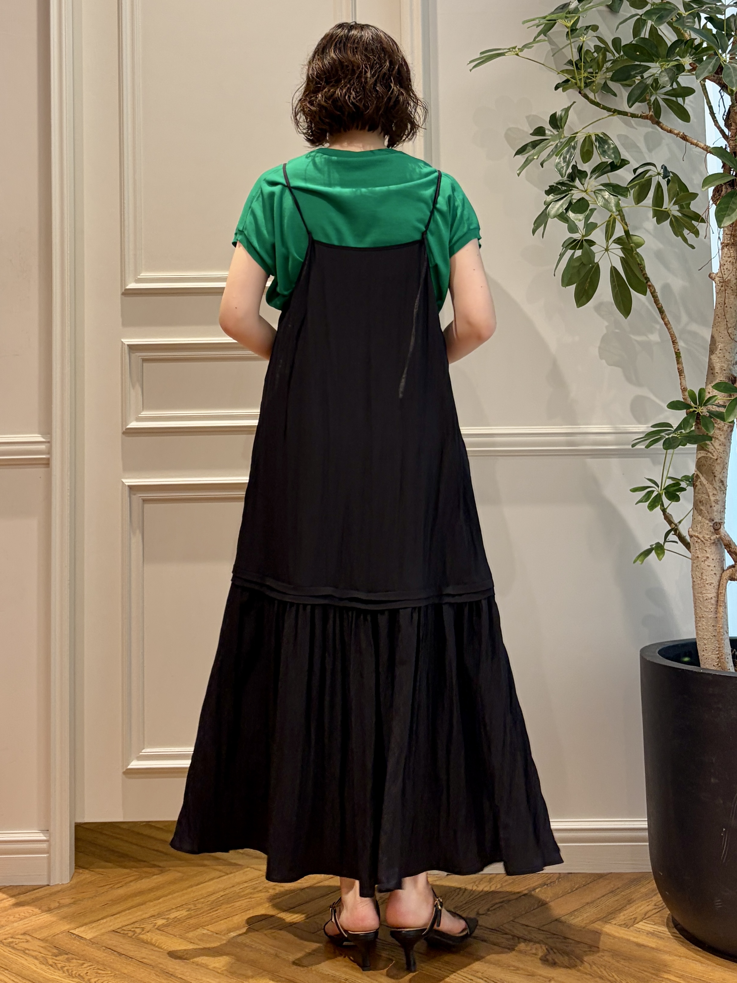 nakaoさんの「DRESSTERIOR｜【ウォッシャブル】コットンシルクフレンチスリーブニット」を使ったコーディネート