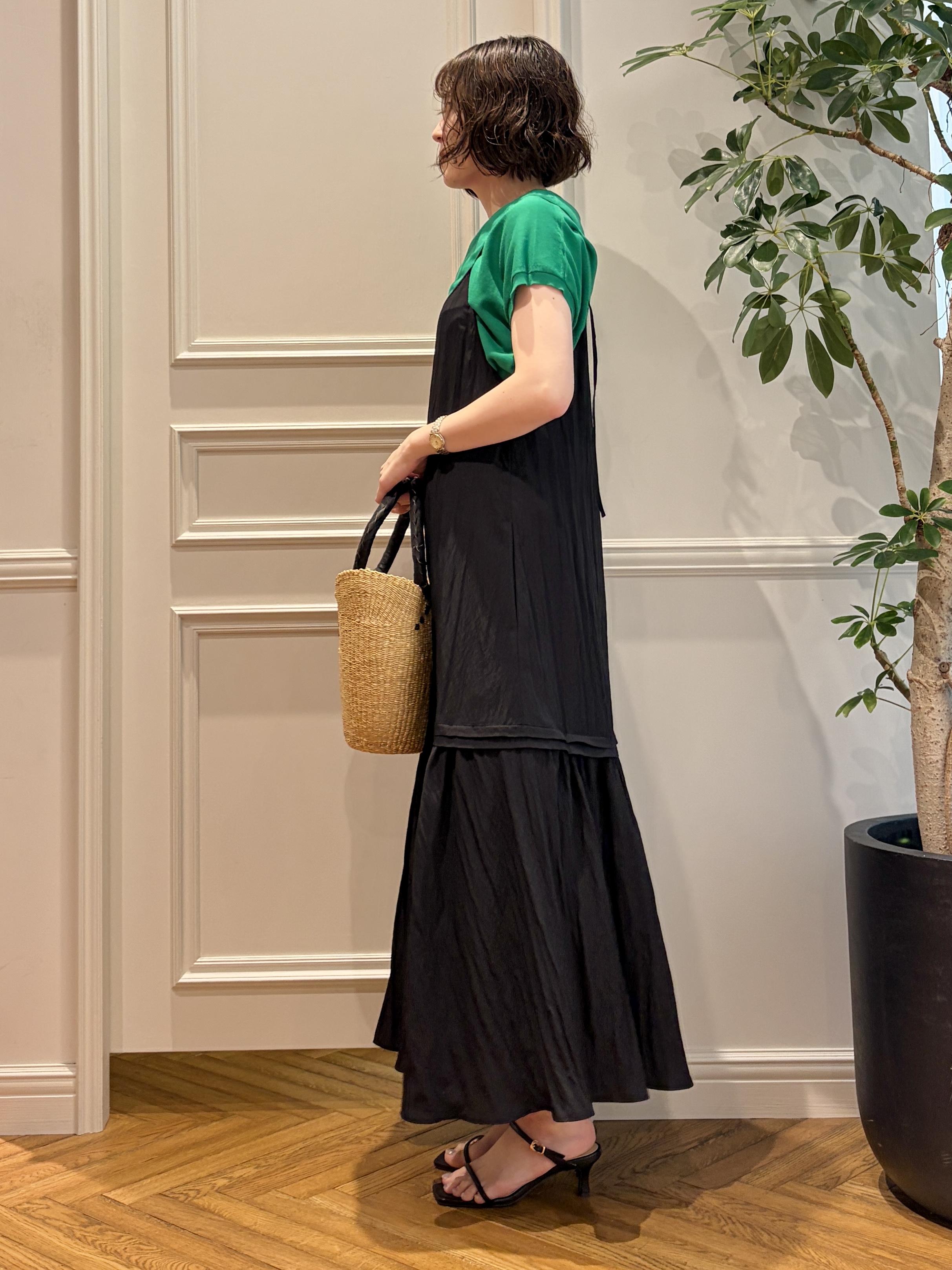 nakaoさんの「DRESSTERIOR｜【ウォッシャブル】コットンシルクフレンチスリーブニット」を使ったコーディネート