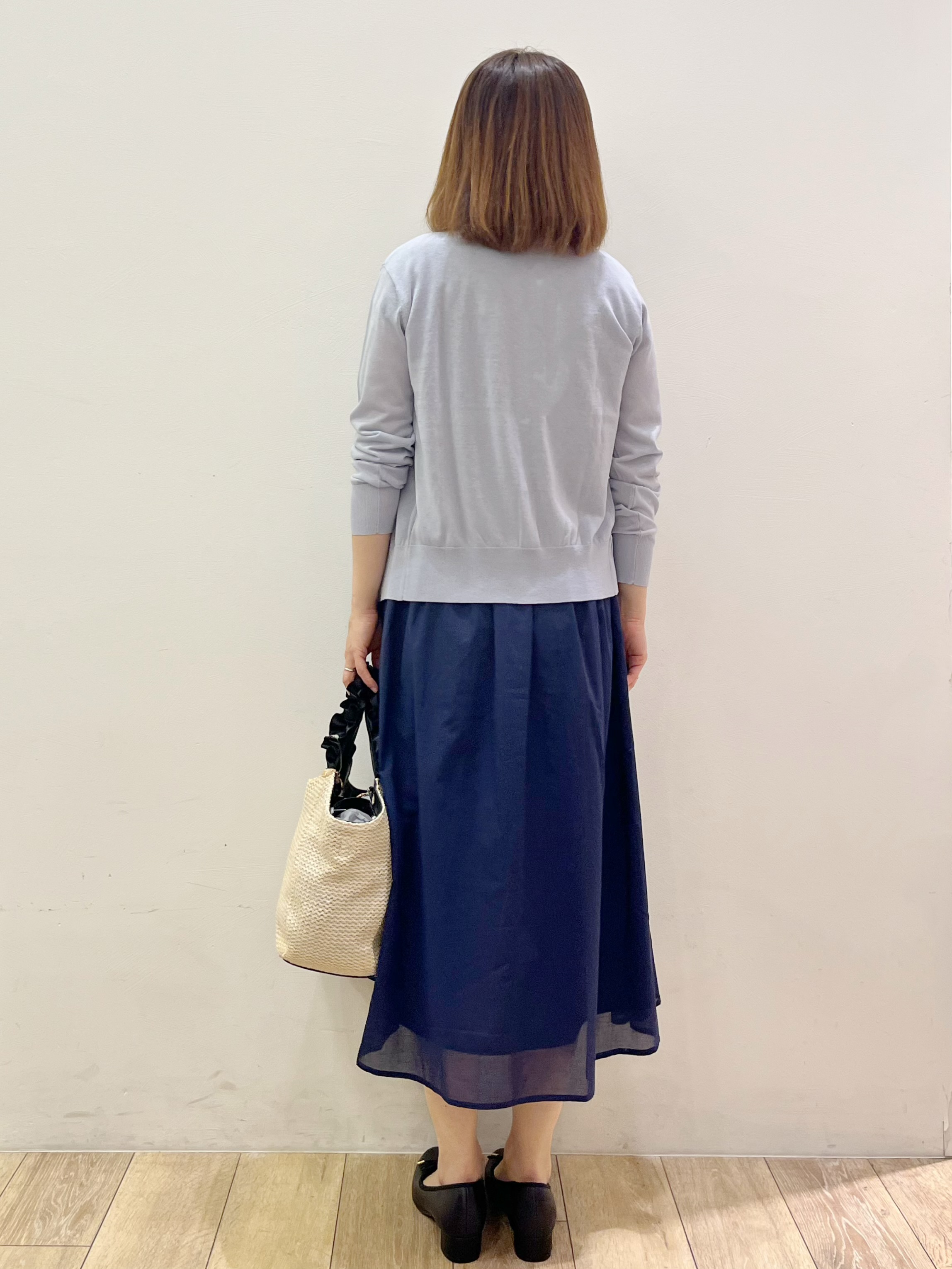 kcさんの「OPAQUE.CLIP｜【接触冷感】ビジューボタンカーディガン《抗ピリング／洗濯機OK》」を使ったコーディネート