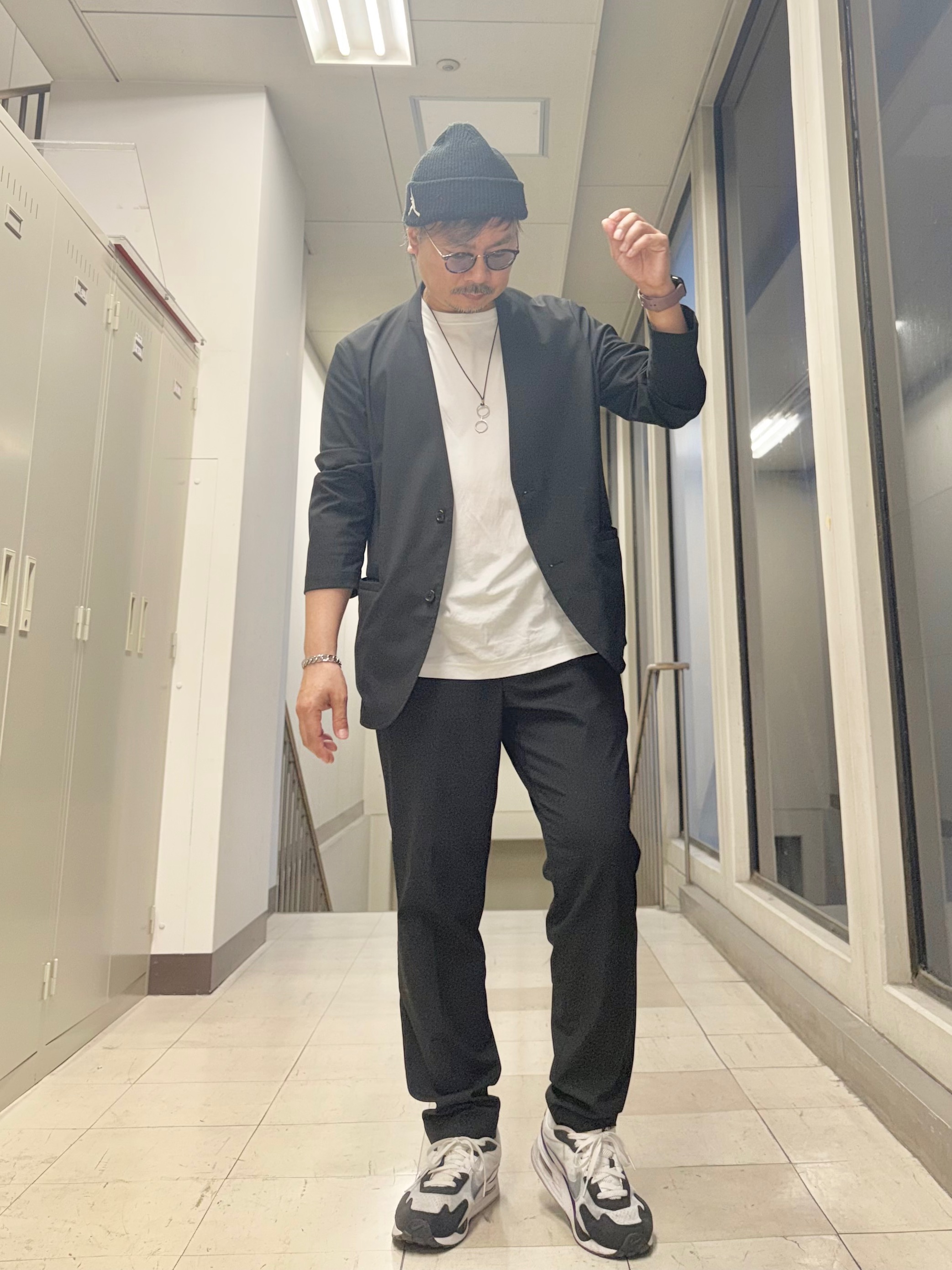 MAKOTO AIさんの「TAKEO KIKUCHI｜【ON／OFF兼用】CARREMANファブリック ノーカラージャケット」を使ったコーディネート