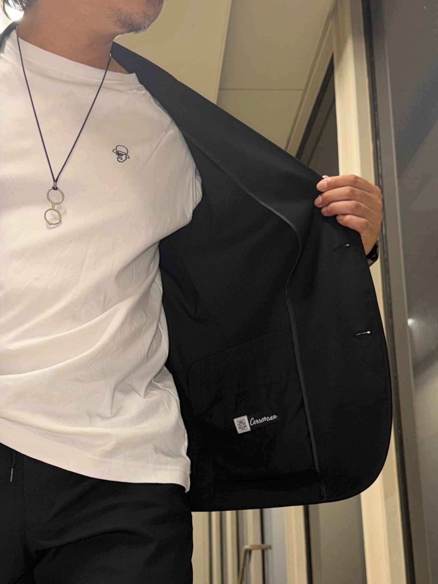 MAKOTO AIさんの「TAKEO KIKUCHI｜【ON／OFF兼用】CARREMANファブリック ノーカラージャケット」を使ったコーディネート