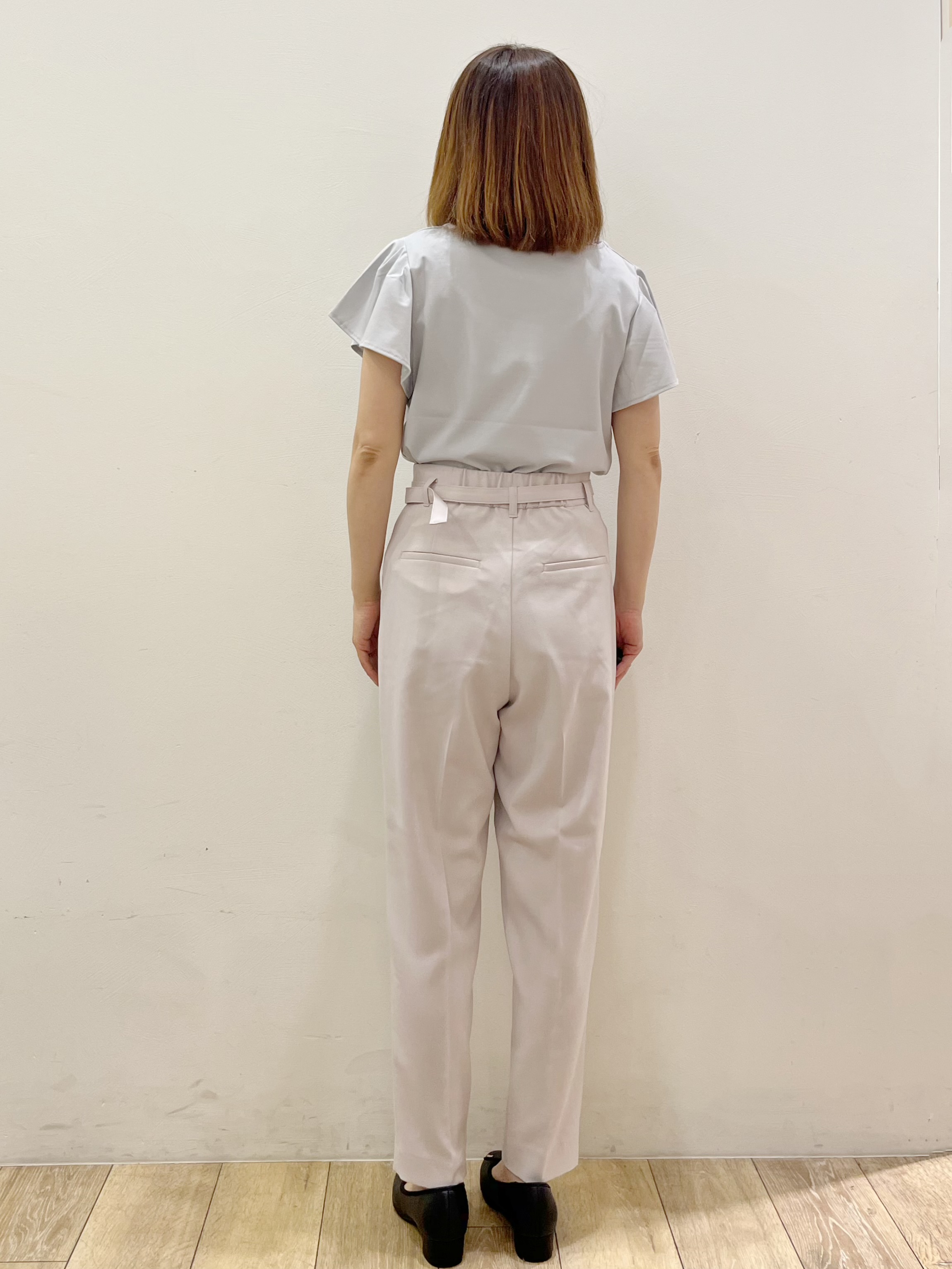 kcさんの「OPAQUE.CLIP｜【接触冷感】フリルフレンチスリーブトップス《UVケア／洗濯機OK》」を使ったコーディネート