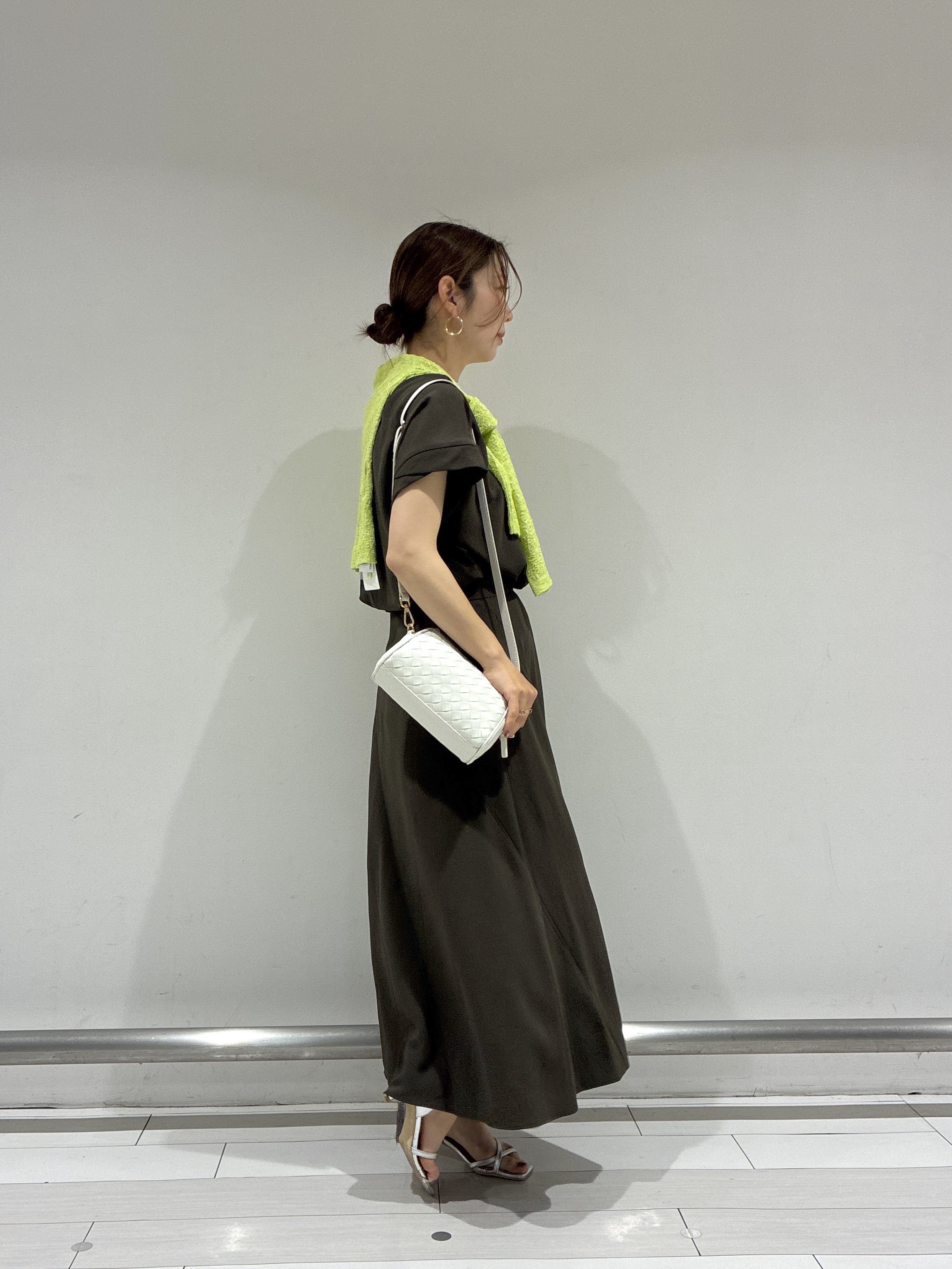 Rinさんの「UNTITLED｜【前後2WAY/はっ水/セットアップ可】リラクシーフレンチスリーブブラウス」を使ったコーディネート