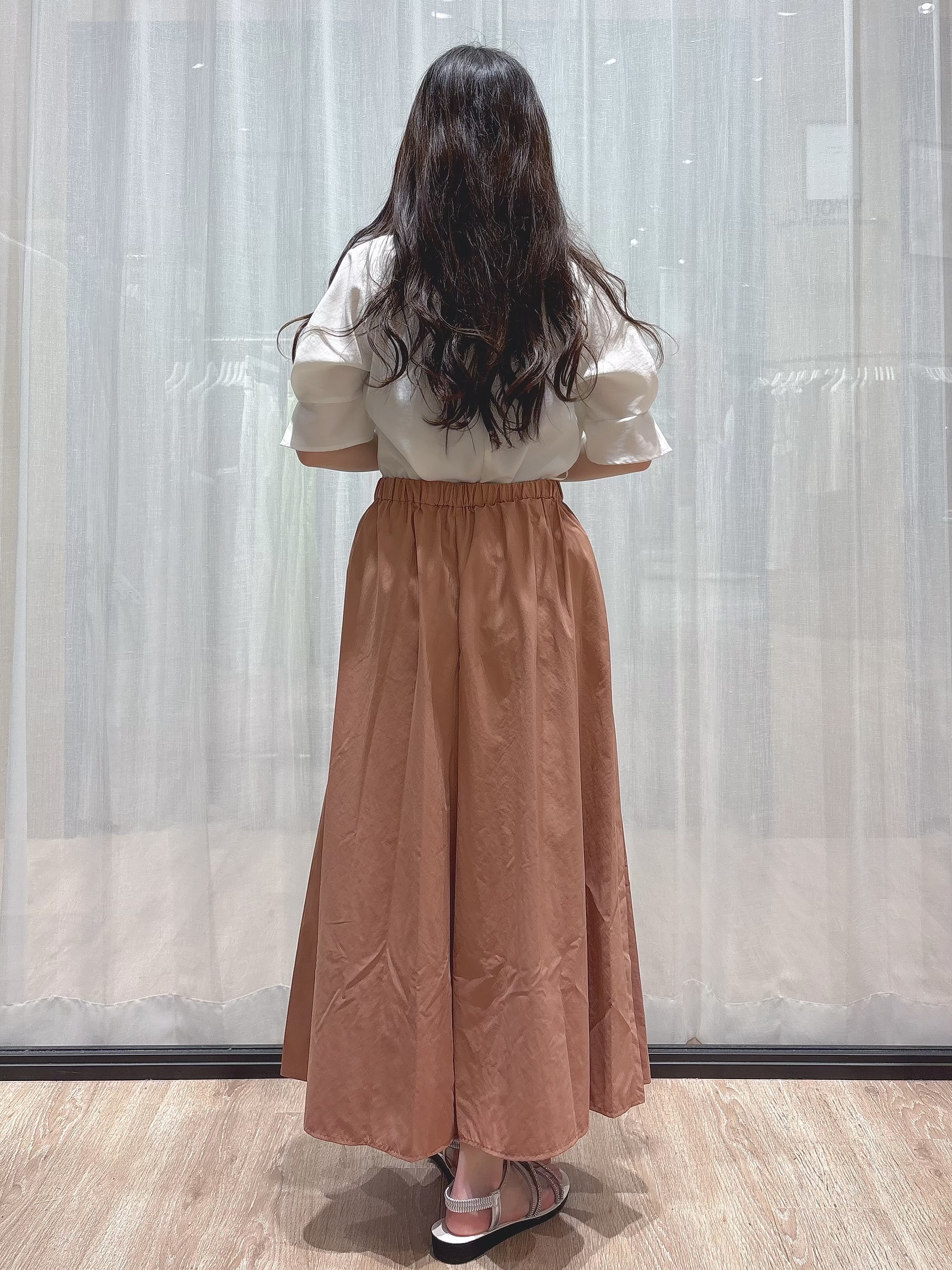 ぞうげさんの「OPAQUE.CLIP｜【接触冷感】タックパフスリーブブラウス《吸水速乾／防シワ／洗濯機OK／XS～3L／6col》」を使ったコーディネート