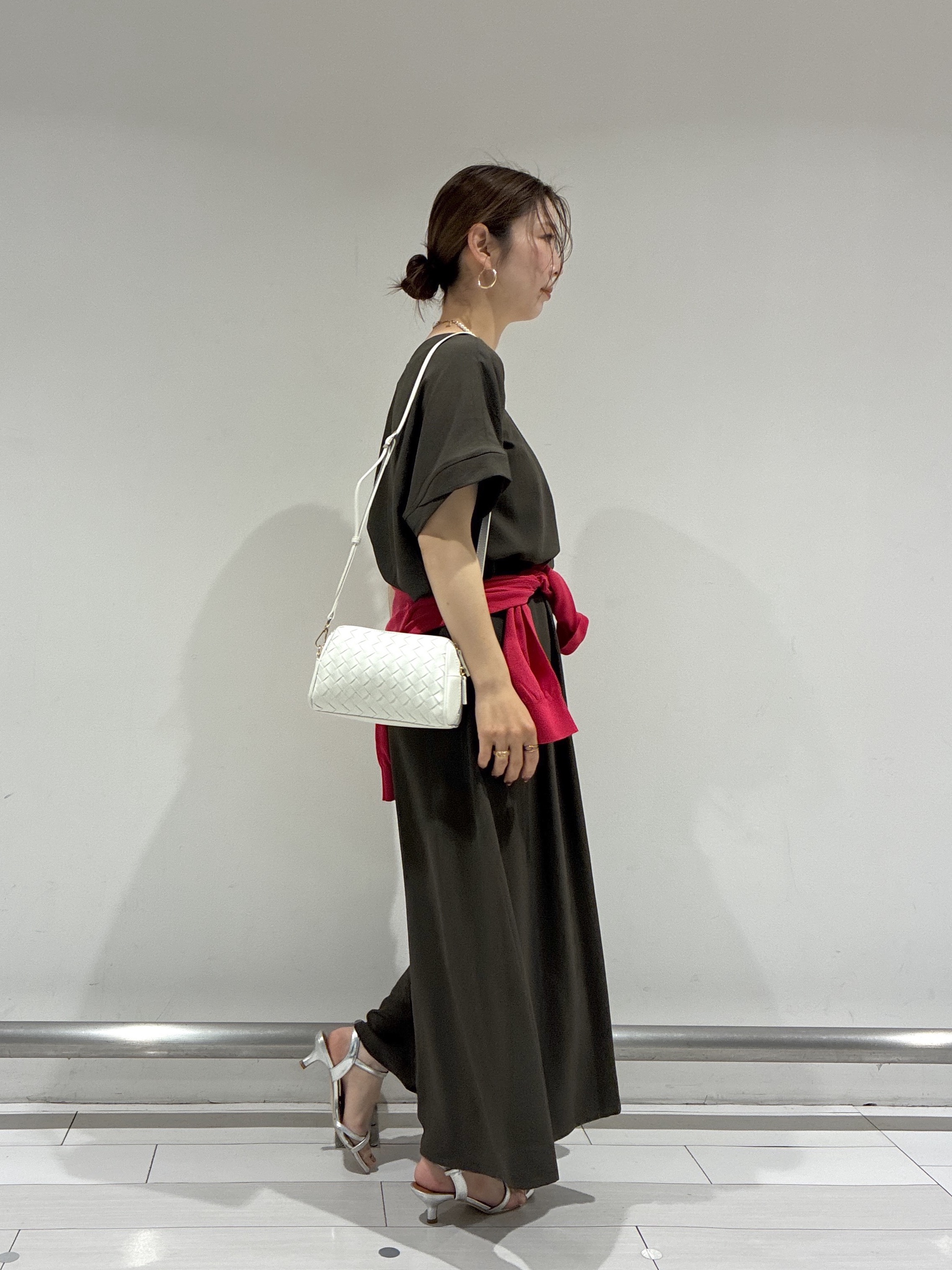 Rinさんの「UNTITLED｜【前後2WAY/はっ水/セットアップ可】リラクシーフレンチスリーブブラウス」を使ったコーディネート
