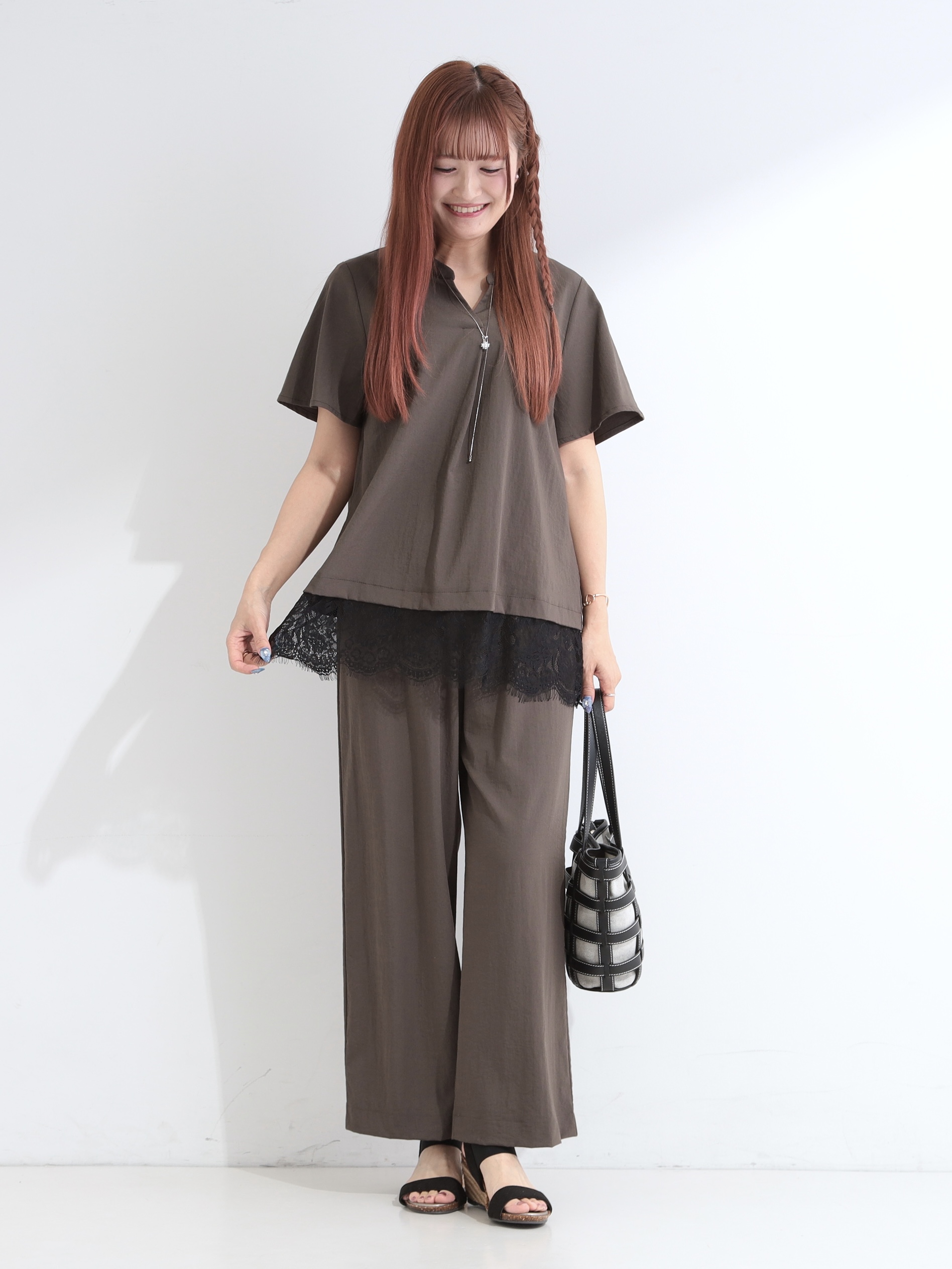 ゆゆさんの「SHOO･LA･RUE｜【S-LL/洗濯機可】軽凛(かろりん)ひんやり スキッパー裾レースブラウス」を使ったコーディネート