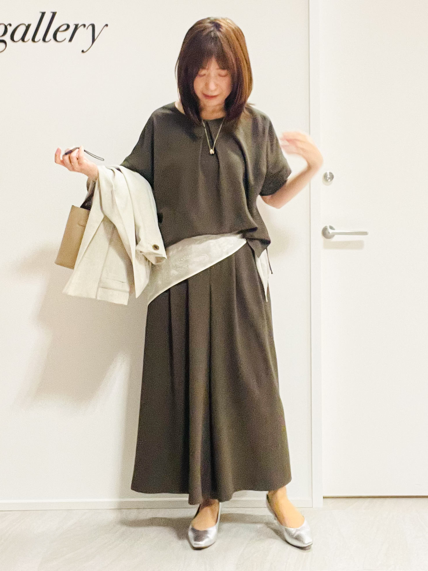 めいさんの「UNTITLED｜【前後2WAY/はっ水/セットアップ可】リラクシーフレンチスリーブブラウス」を使ったコーディネート