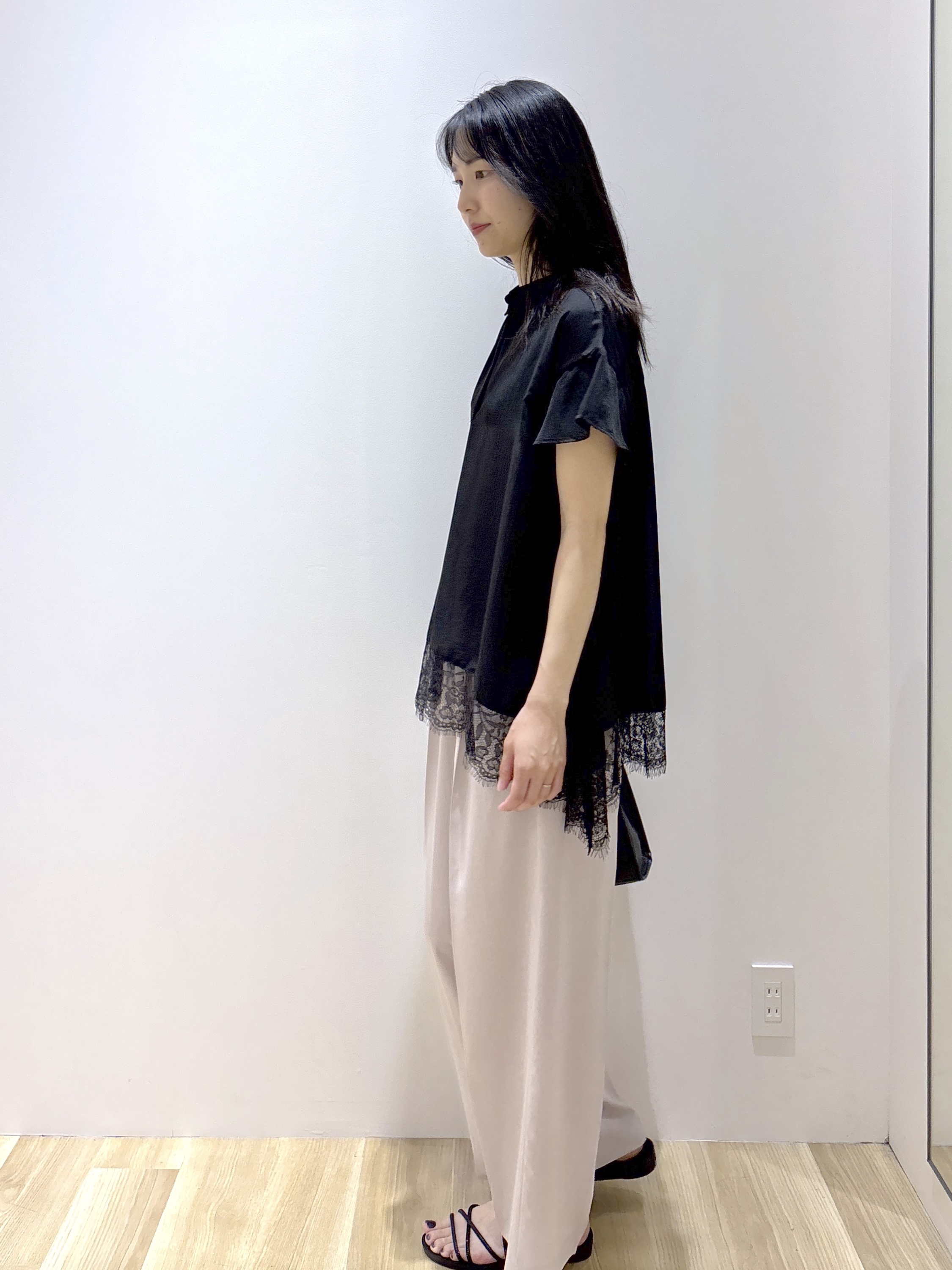 sachikoさんの「OPAQUE.CLIP｜裾レース スキッパーブラウス【洗濯機OK】」を使ったコーディネート