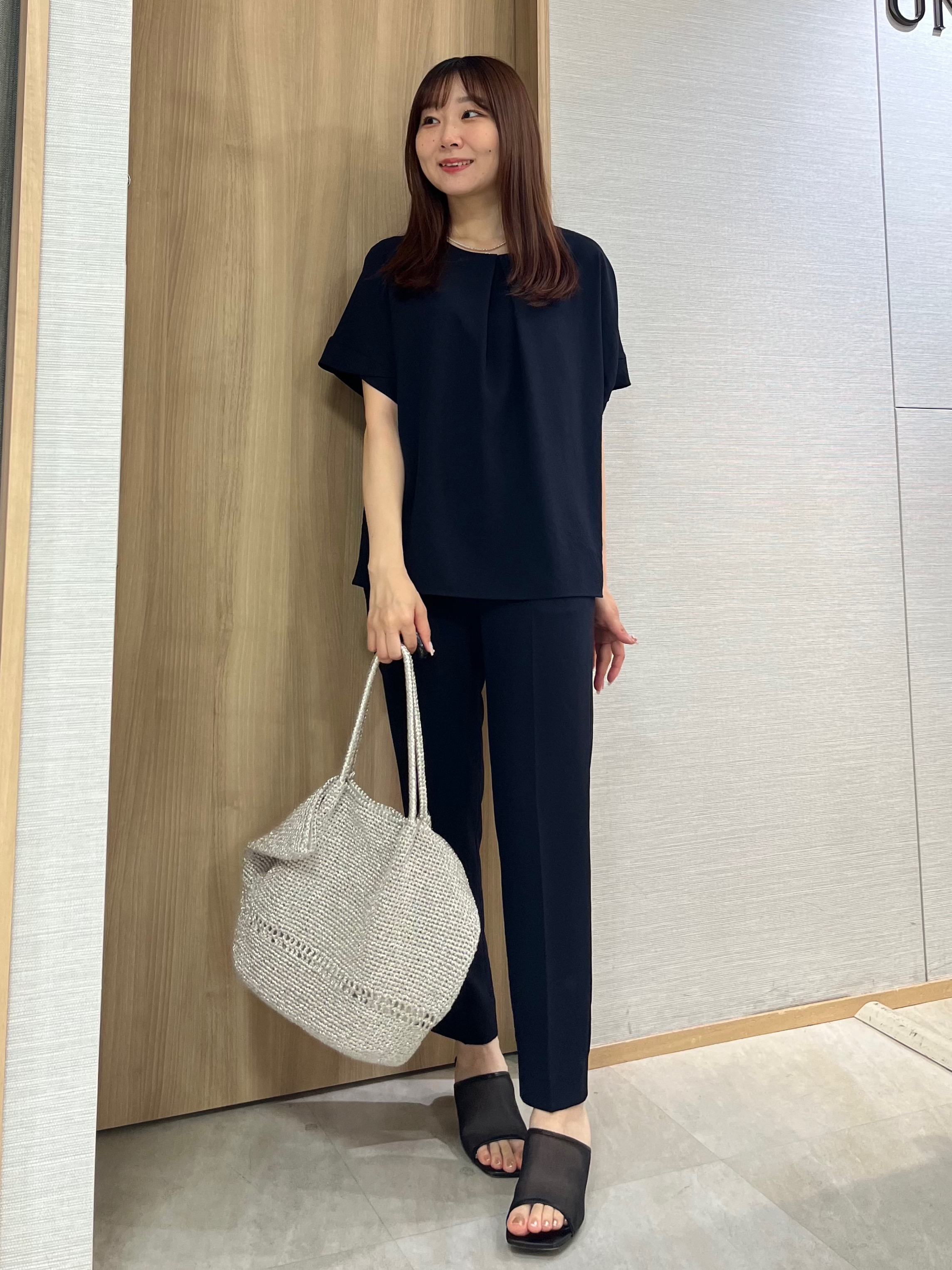 KAHOさんの「UNTITLED｜【前後2WAY/はっ水/セットアップ可】リラクシーフレンチスリーブブラウス」を使ったコーディネート