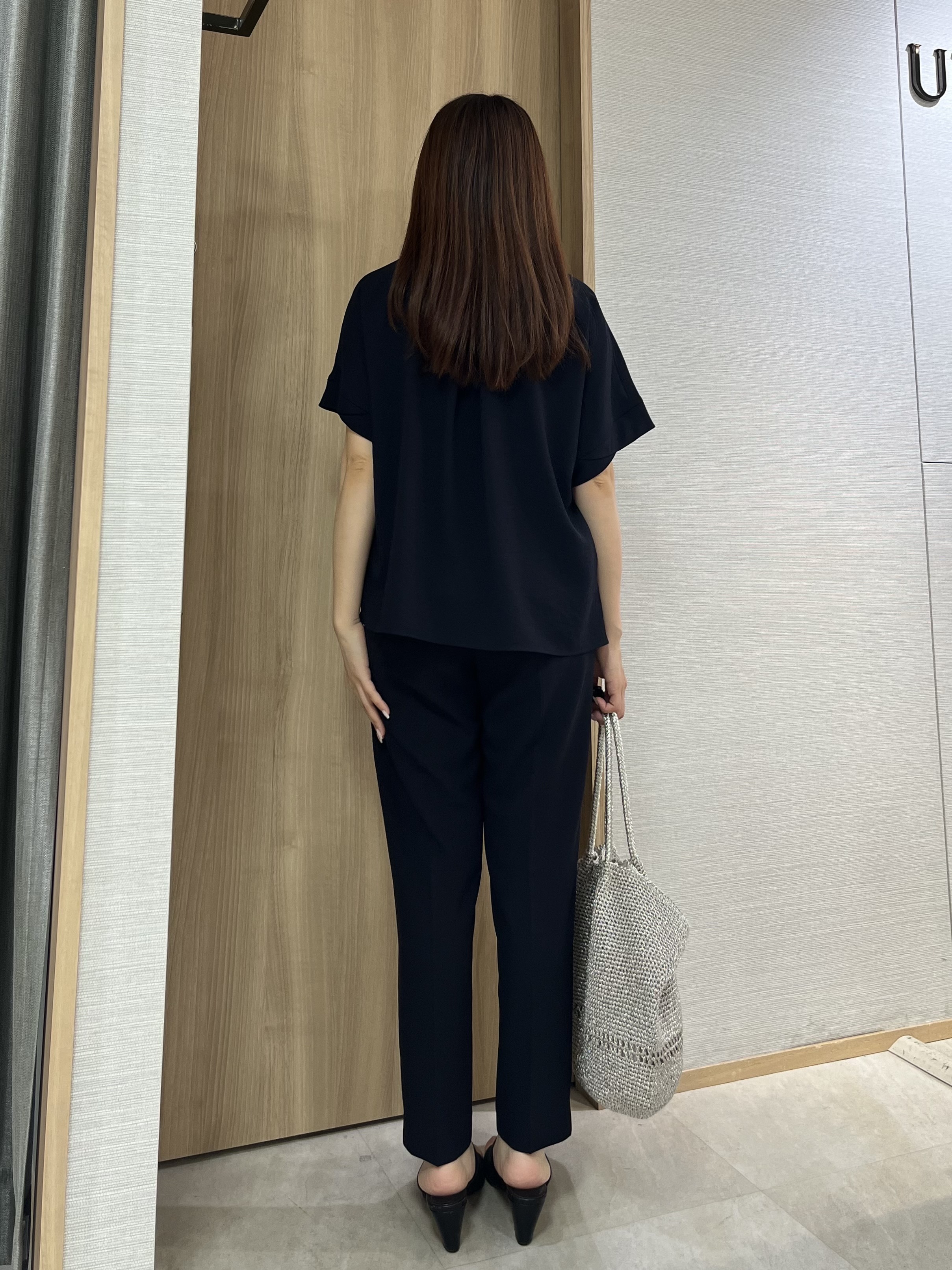 KAHOさんの「UNTITLED｜【前後2WAY/はっ水/セットアップ可】リラクシーフレンチスリーブブラウス」を使ったコーディネート