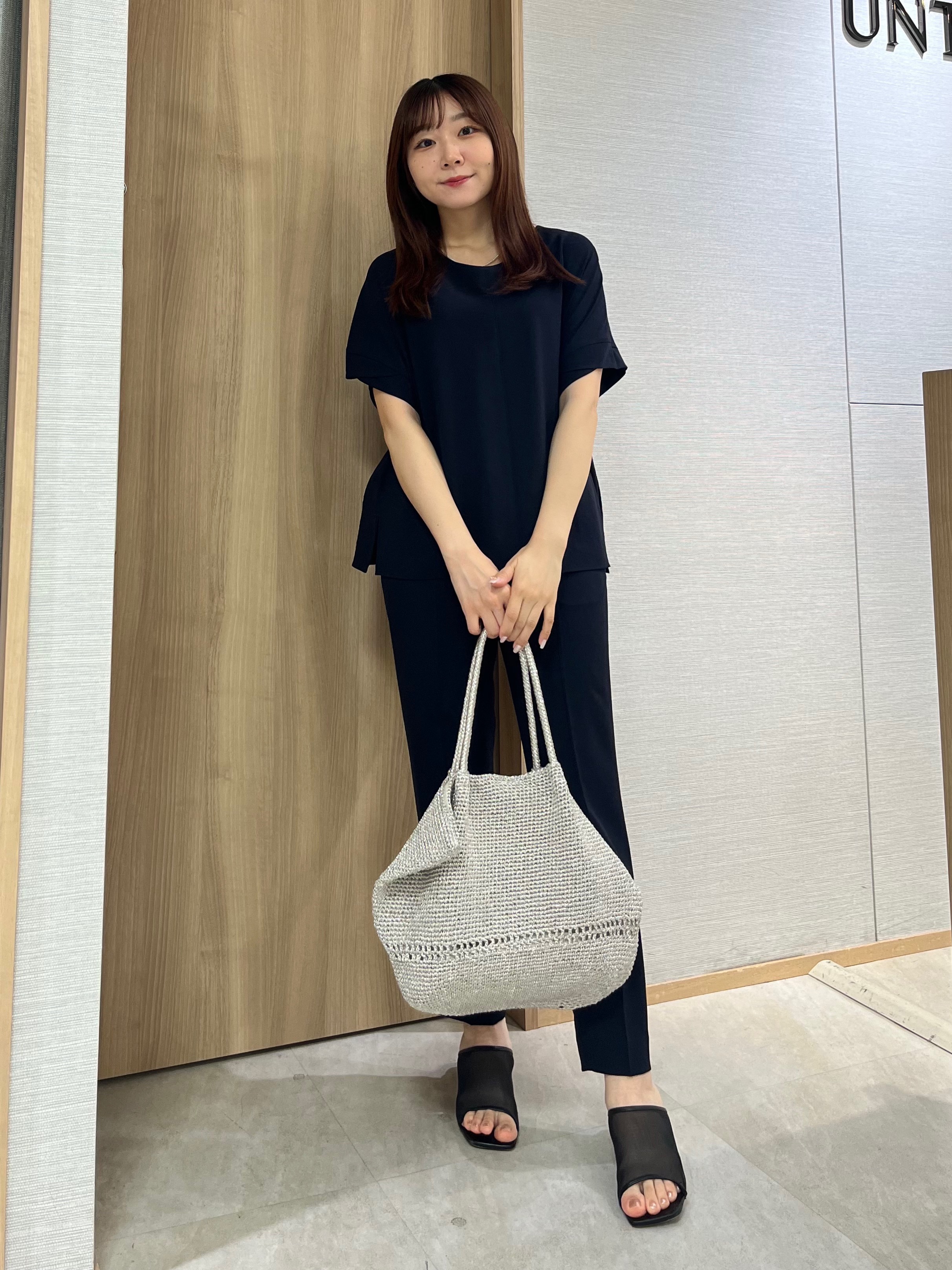 KAHOさんの「UNTITLED｜【前後2WAY/はっ水/セットアップ可】リラクシーフレンチスリーブブラウス」を使ったコーディネート