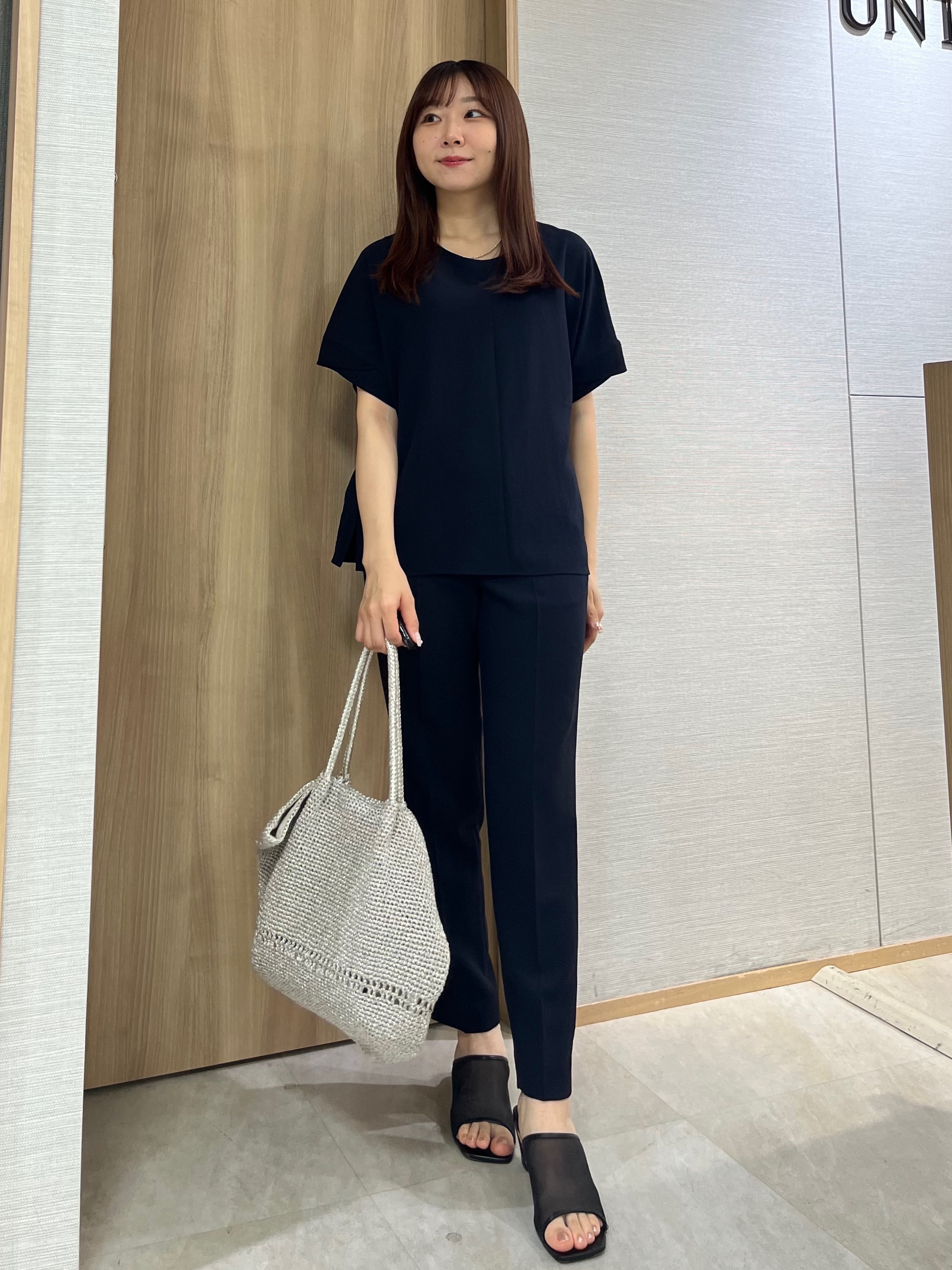 KAHOさんの「UNTITLED｜【前後2WAY/はっ水/セットアップ可】リラクシーフレンチスリーブブラウス」を使ったコーディネート