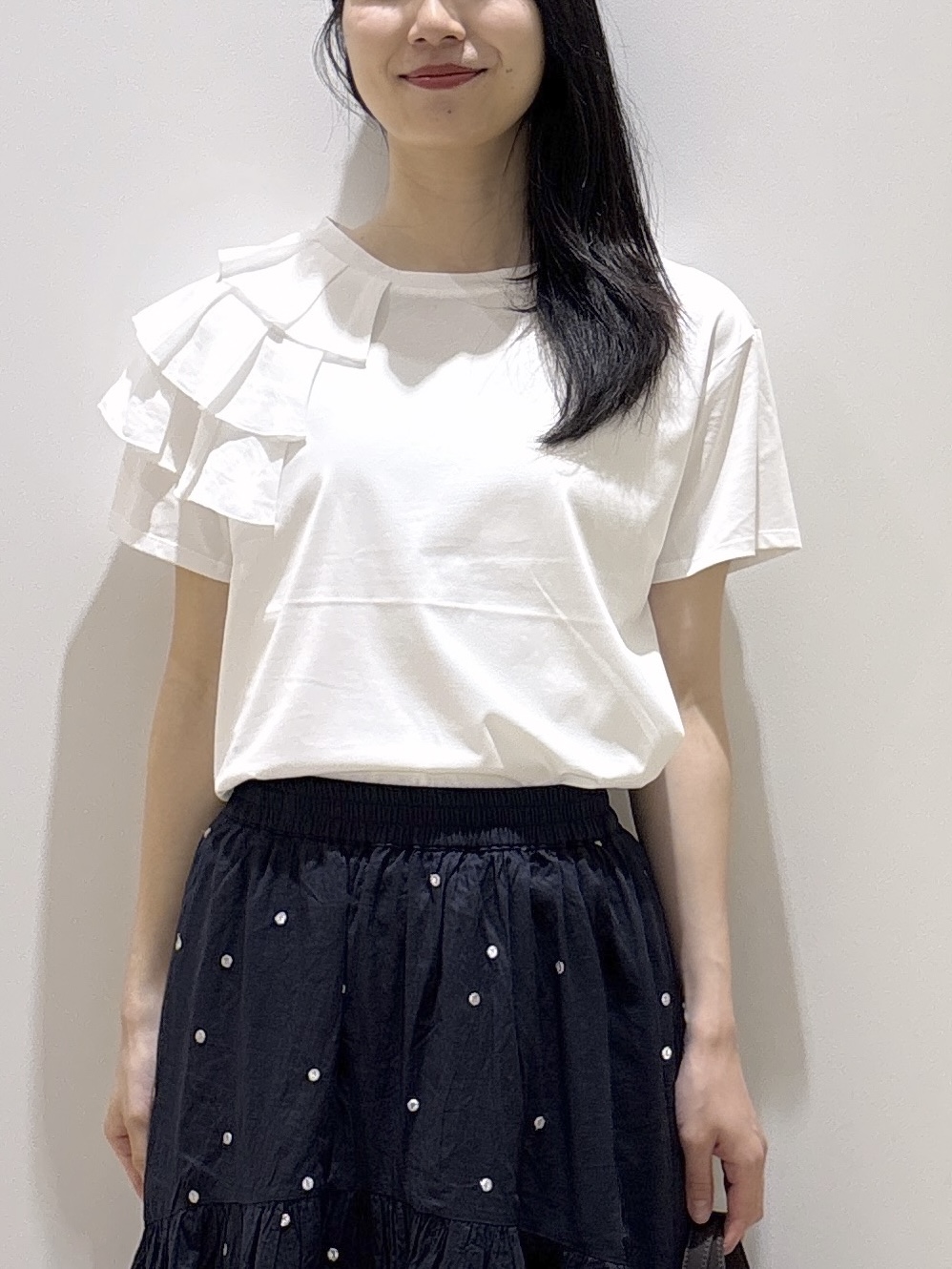 sachikoさんの「OPAQUE.CLIP｜【接触冷感】アシメフリルドッキングカットソー《UVケア／洗濯機OK》」を使ったコーディネート