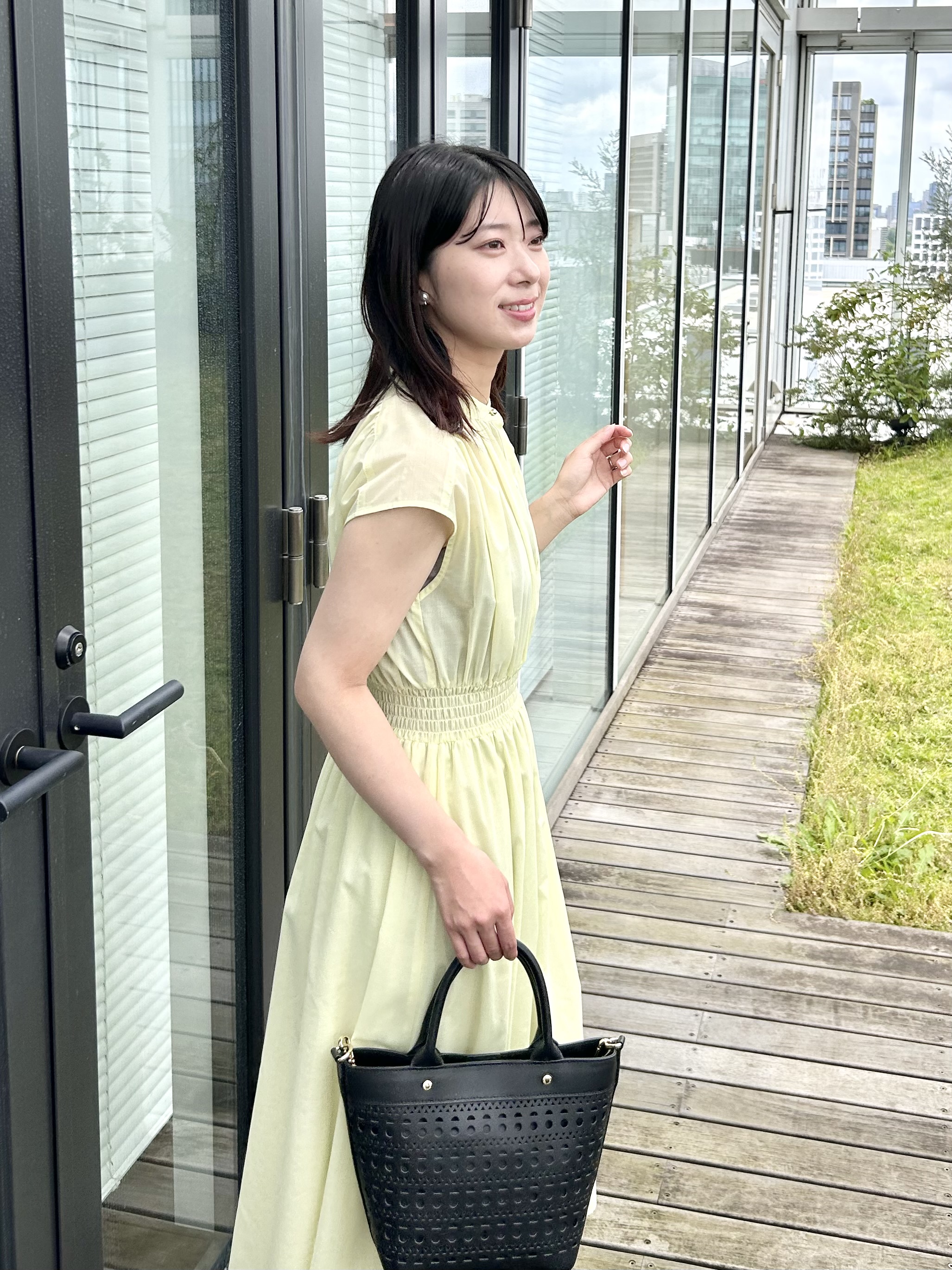 RINAさんの「index｜ギャザーワンピース【洗濯機OK／イージーアイロン】」を使ったコーディネート