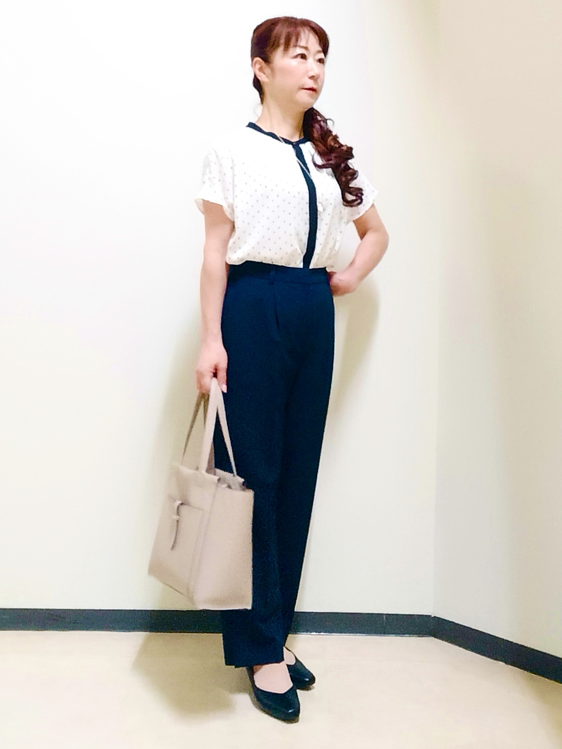 花さんの「Reflect｜【マシンウォッシュ可】フレアスリーブボウタイブラウス」を使ったコーディネート