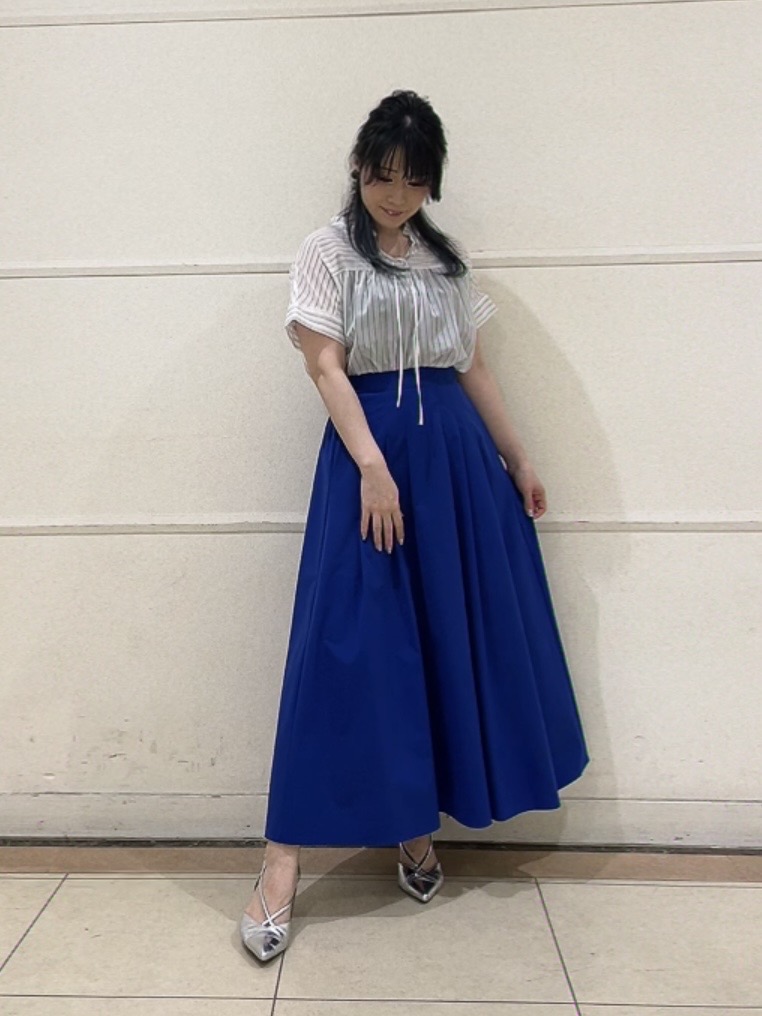 watanabeさんの「UNTITLED｜【洗える／軽やか】フリル衿ギャザーブラウス」を使ったコーディネート