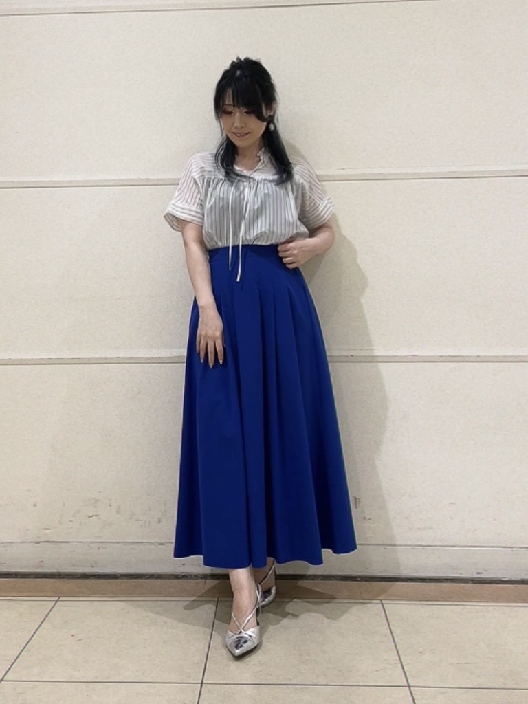 watanabeさんの「UNTITLED｜【洗える／軽やか】フリル衿ギャザーブラウス」を使ったコーディネート