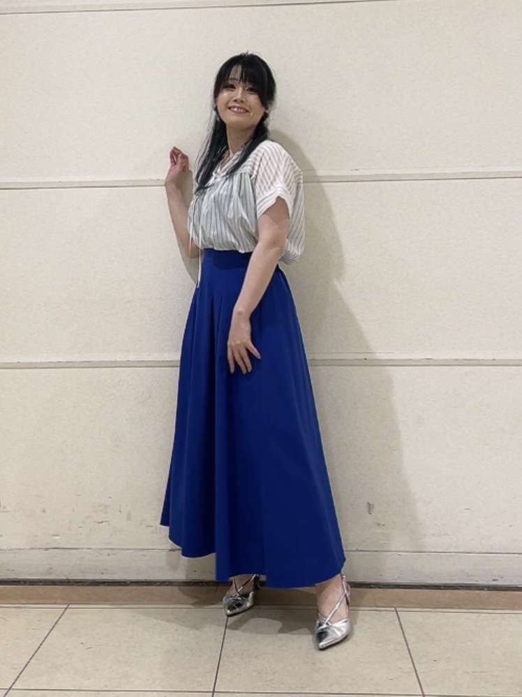 watanabeさんの「UNTITLED｜【洗える／軽やか】フリル衿ギャザーブラウス」を使ったコーディネート