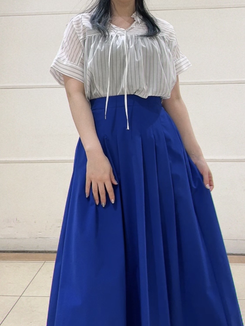 watanabeさんの「UNTITLED｜【洗える／軽やか】フリル衿ギャザーブラウス」を使ったコーディネート