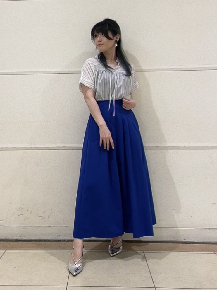 watanabeさんの「UNTITLED｜【洗える／軽やか】フリル衿ギャザーブラウス」を使ったコーディネート