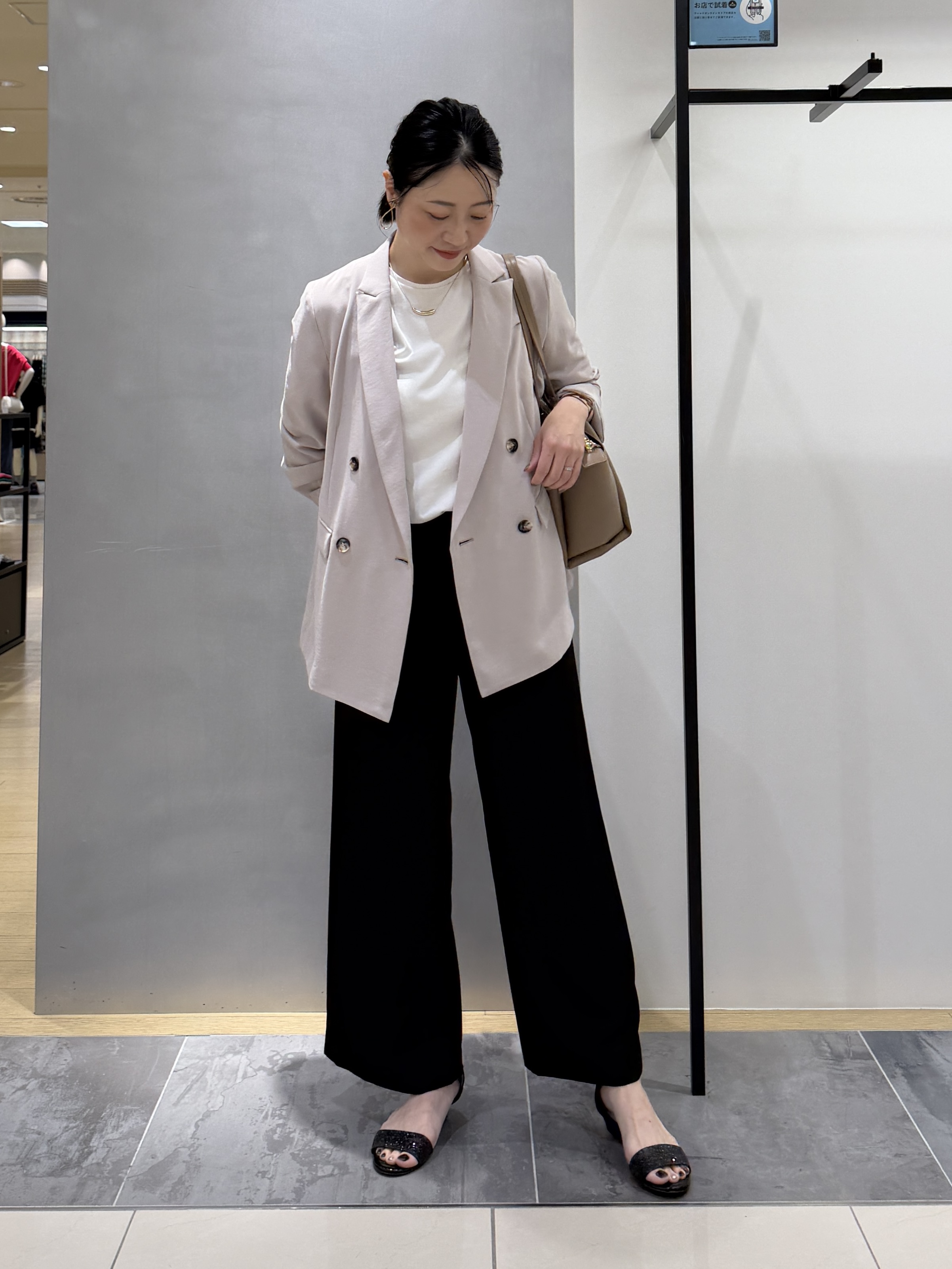shihoさんの「INDIVI｜【洗える／多機能／SETUP可】着る日傘ダブルジャケット」を使ったコーディネート