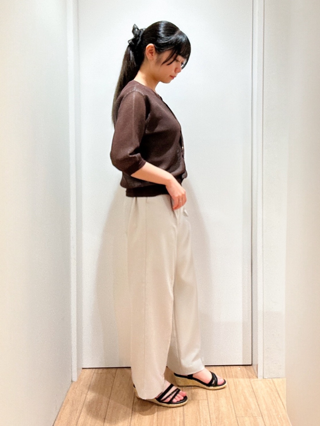 Yumeさんの「grove｜【貴島明日香さん着用・洗える】透けない、大人のメッシュカーディガン」を使ったコーディネート