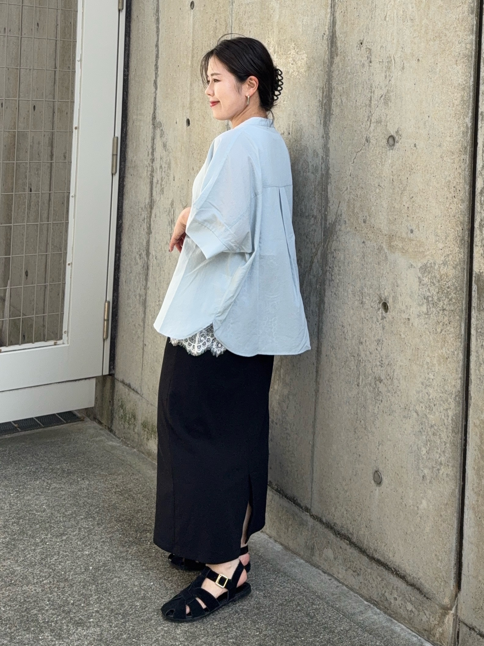 chさんの「THE SHOP TK｜【高レビュー/体型カバー】さらっと快適 ドルマン5分袖ブラウス」を使ったコーディネート