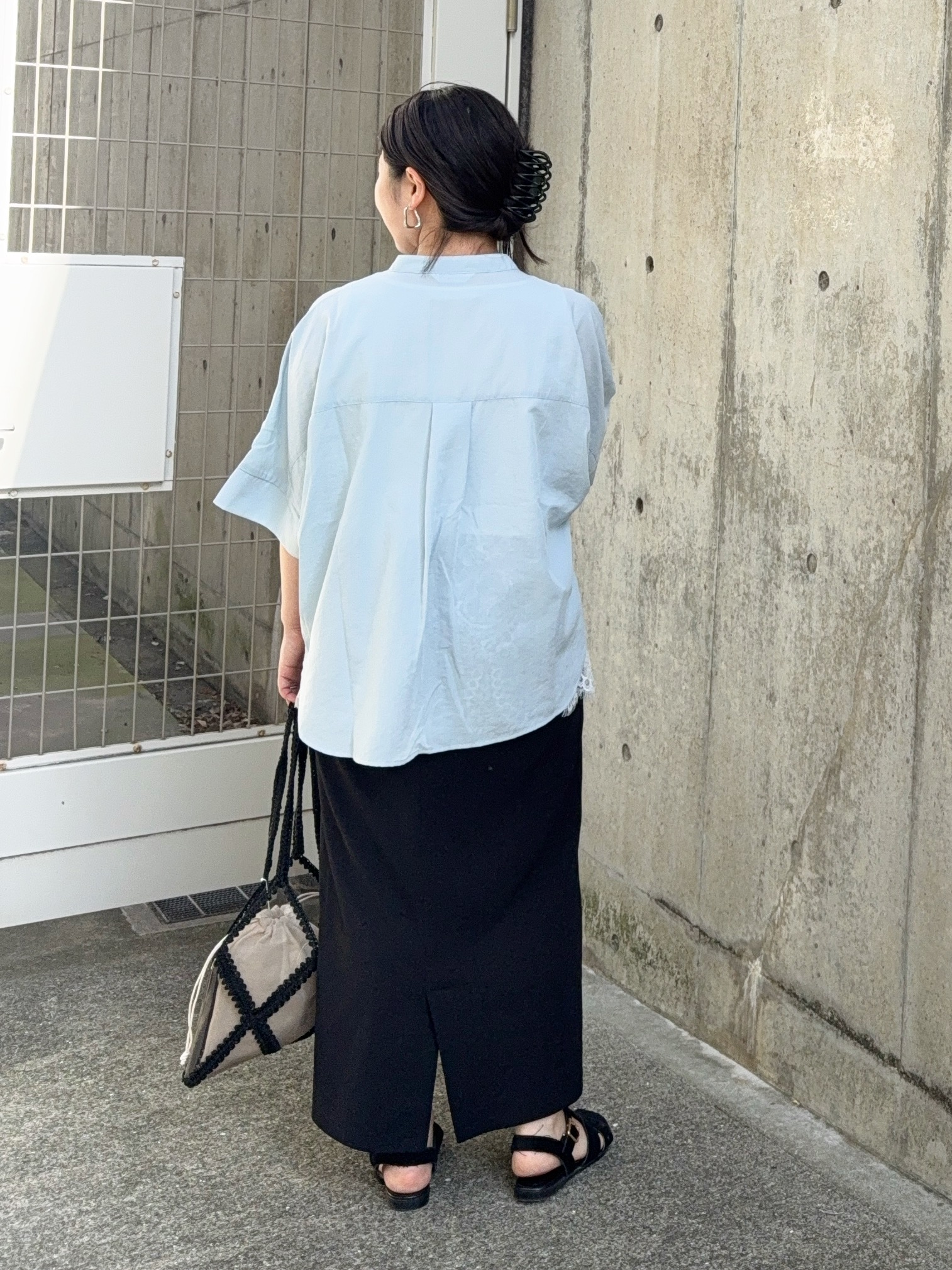 chさんの「THE SHOP TK｜【高レビュー/体型カバー】さらっと快適 ドルマン5分袖ブラウス」を使ったコーディネート