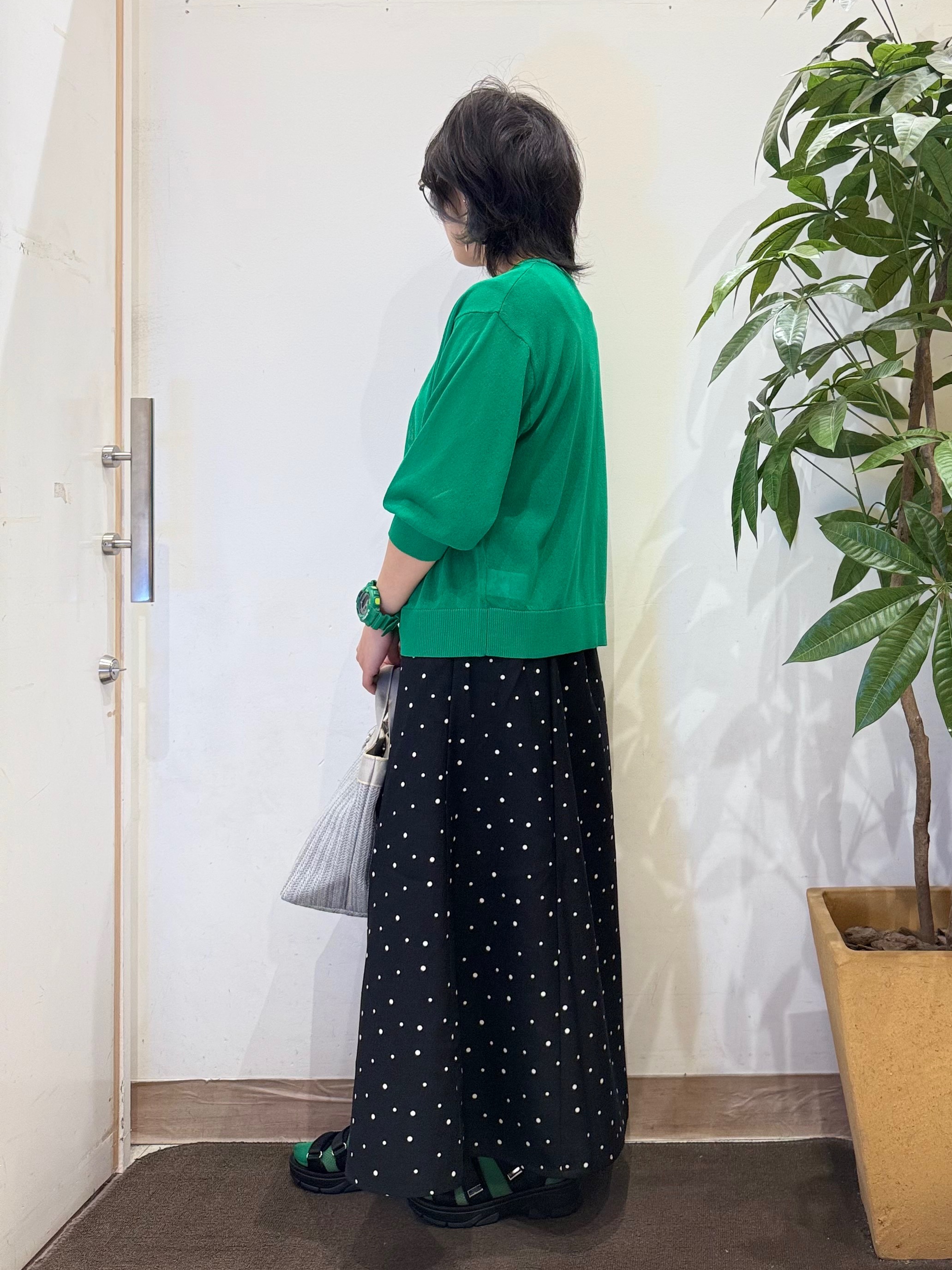 misakiさんの「SHOO･LA･RUE｜【ひんやり/洗濯機可/S-LL】程よいVネックですっきり魅せる ジップアップ 7分袖シアーカーディガ」を使ったコーディネート