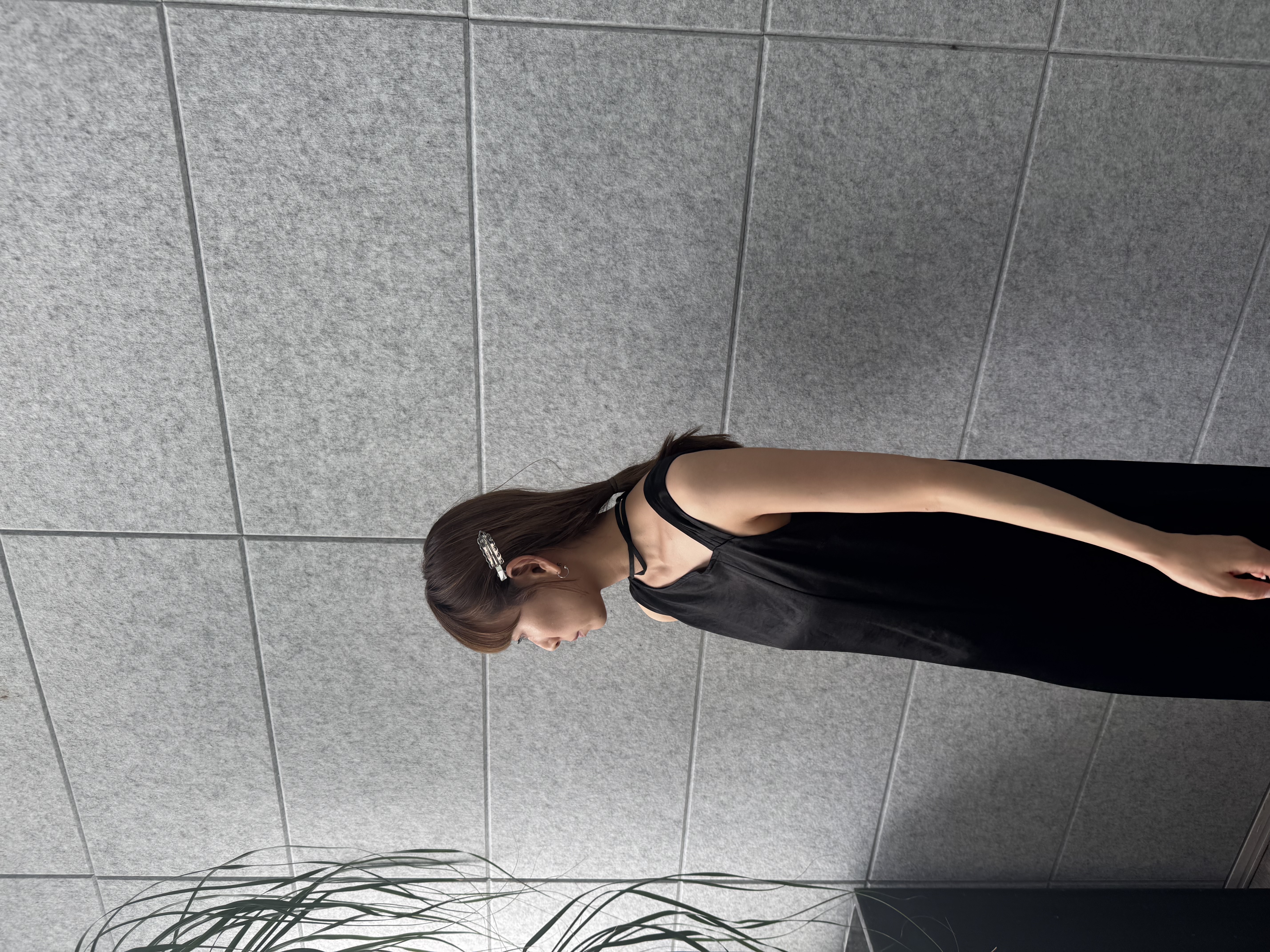 designer yukaさんの「CODE A｜satin neck slit dress」を使ったコーディネート