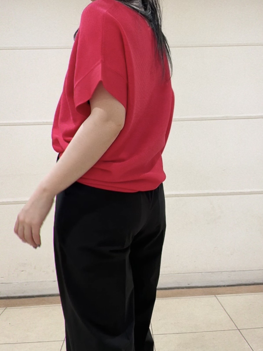 watanabeさんの「UNTITLED｜【11色展開/体型カバー】前後2WAYフレンチスリーブニット」を使ったコーディネート