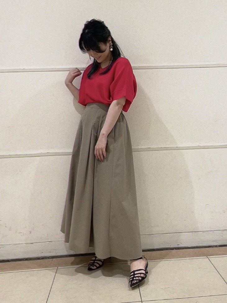 watanabeさんの「UNTITLED｜【11色展開/体型カバー】前後2WAYフレンチスリーブニット」を使ったコーディネート