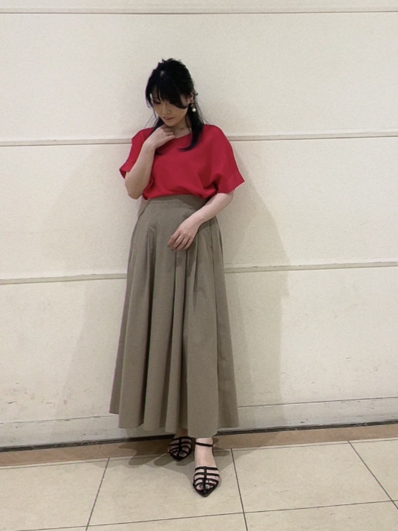 watanabeさんの「UNTITLED｜【11色展開/体型カバー】前後2WAYフレンチスリーブニット」を使ったコーディネート