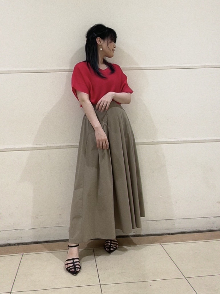 watanabeさんの「UNTITLED｜【11色展開/体型カバー】前後2WAYフレンチスリーブニット」を使ったコーディネート
