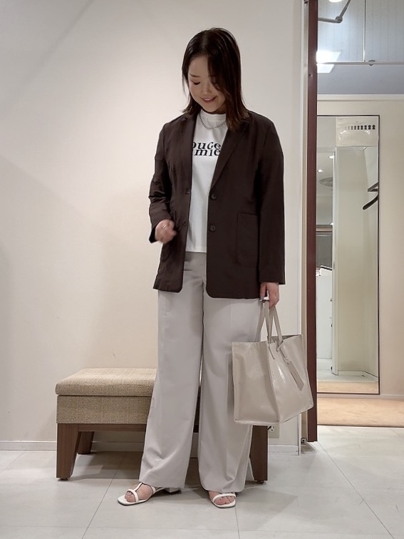 YUIさんの「UNTITLED｜【程よいシアー感/洗える】エアリーバイオジャケット」を使ったコーディネート