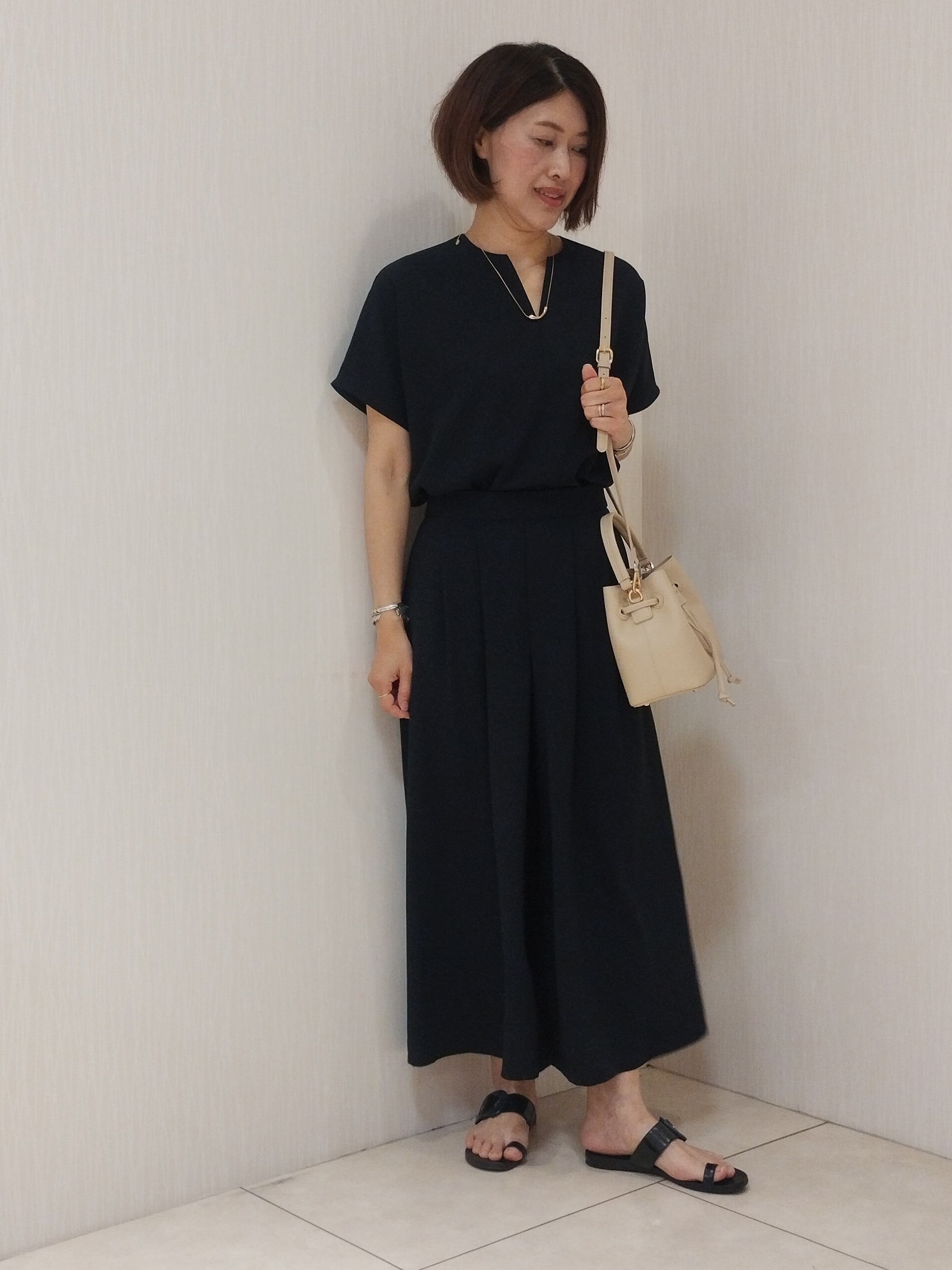 u&minus;macoさんの「UNTITLED｜【9色展開/アンサンブル可】コットンクルーネックカーディガン」を使ったコーディネート