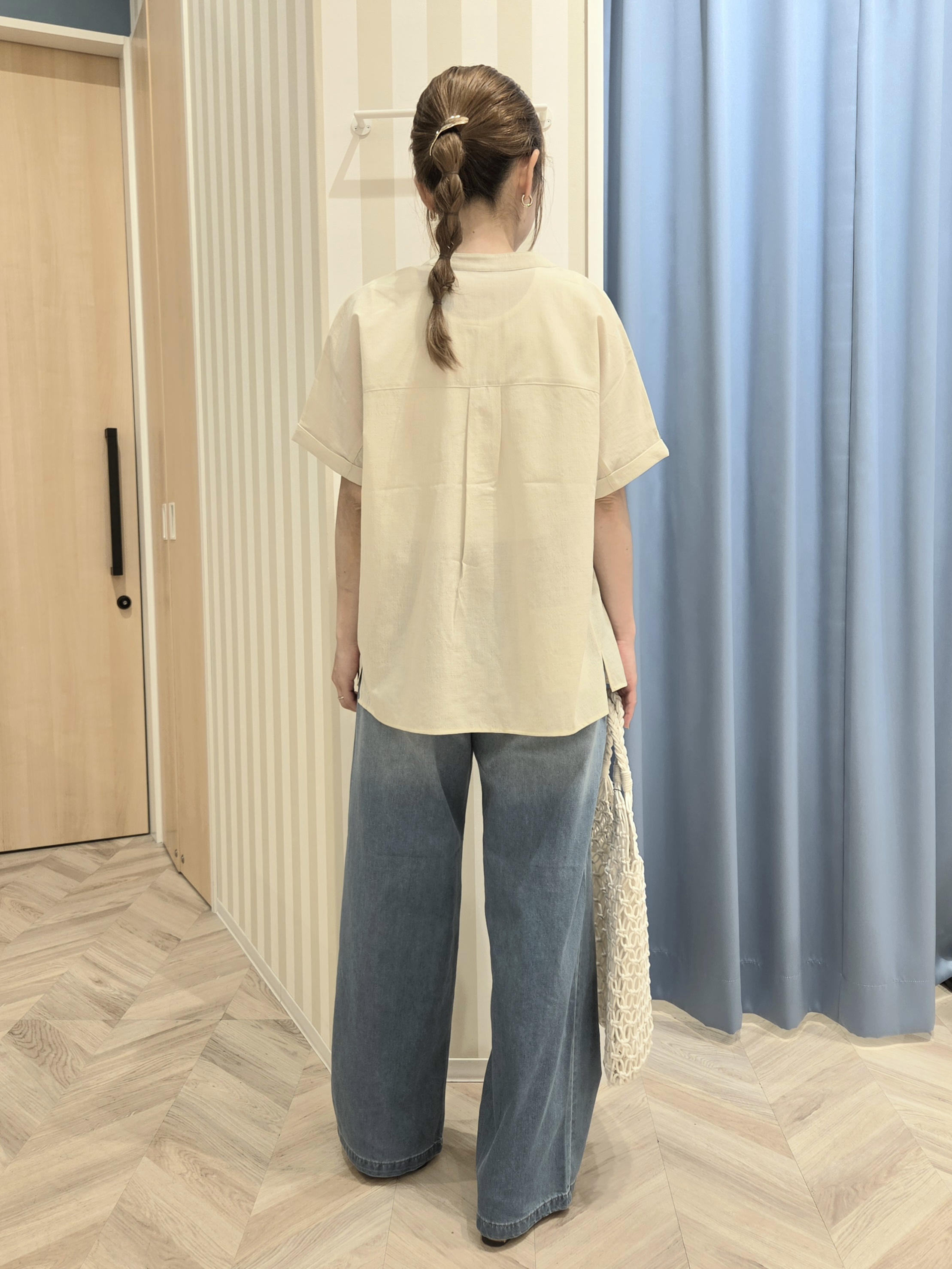 Ikumiさんの「SHOO･LA･RUE｜【さらり快適/洗濯機可/S-LL】風が通り抜ける 半袖バンドカラーシアーシャツ」を使ったコーディネート