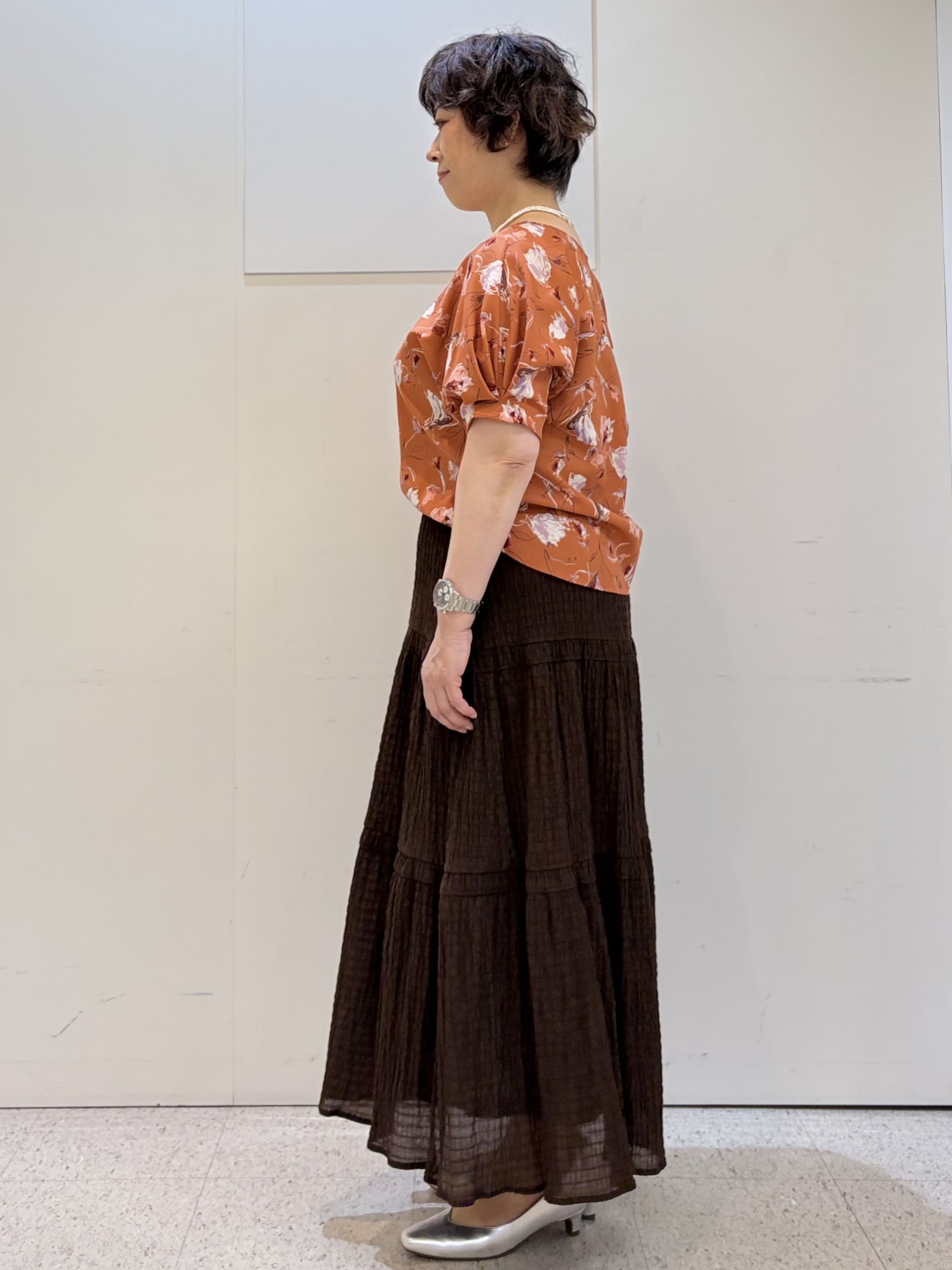 ヤスコさんの「Reflect｜【セットアップ可】ボタニカル調プリントブラウス」を使ったコーディネート