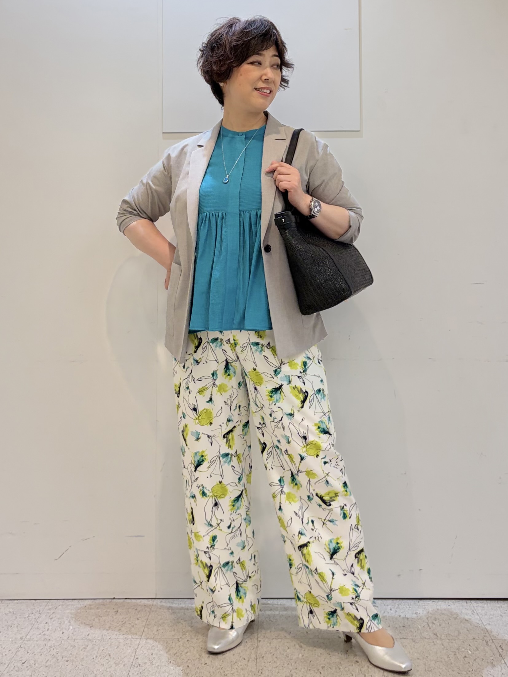 ヤスコさんの「Reflect｜【SS-4Lサイズ／接触冷感／シワになりにくい】リラクシーテーラードジャケット」を使ったコーディネート
