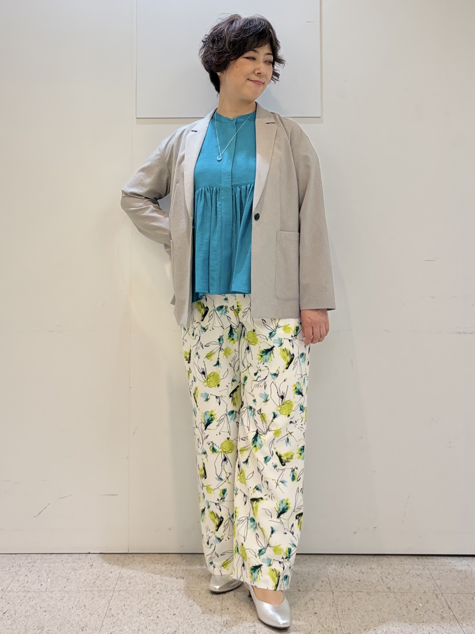 ヤスコさんの「Reflect｜【SS-4Lサイズ／接触冷感／シワになりにくい】リラクシーテーラードジャケット」を使ったコーディネート