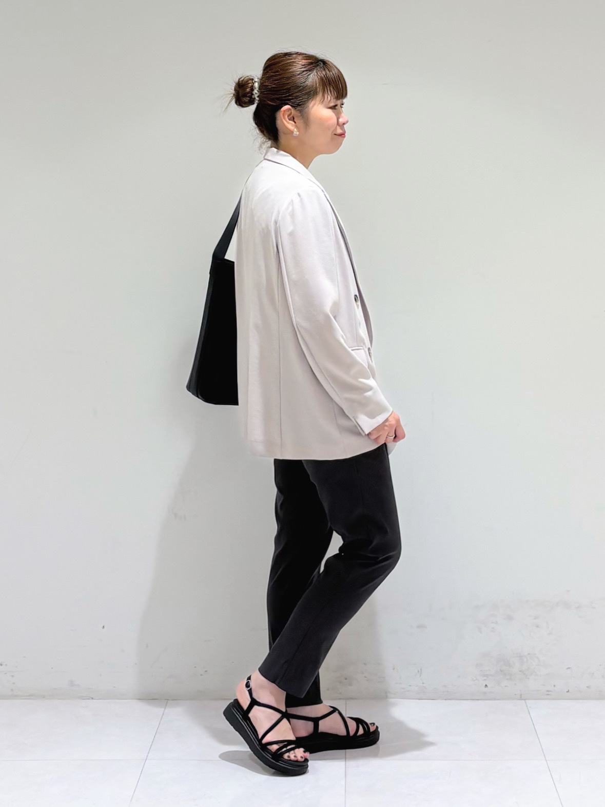 tsuyuさんの「INDIVI｜【洗える／多機能／SETUP可】着る日傘ダブルジャケット」を使ったコーディネート
