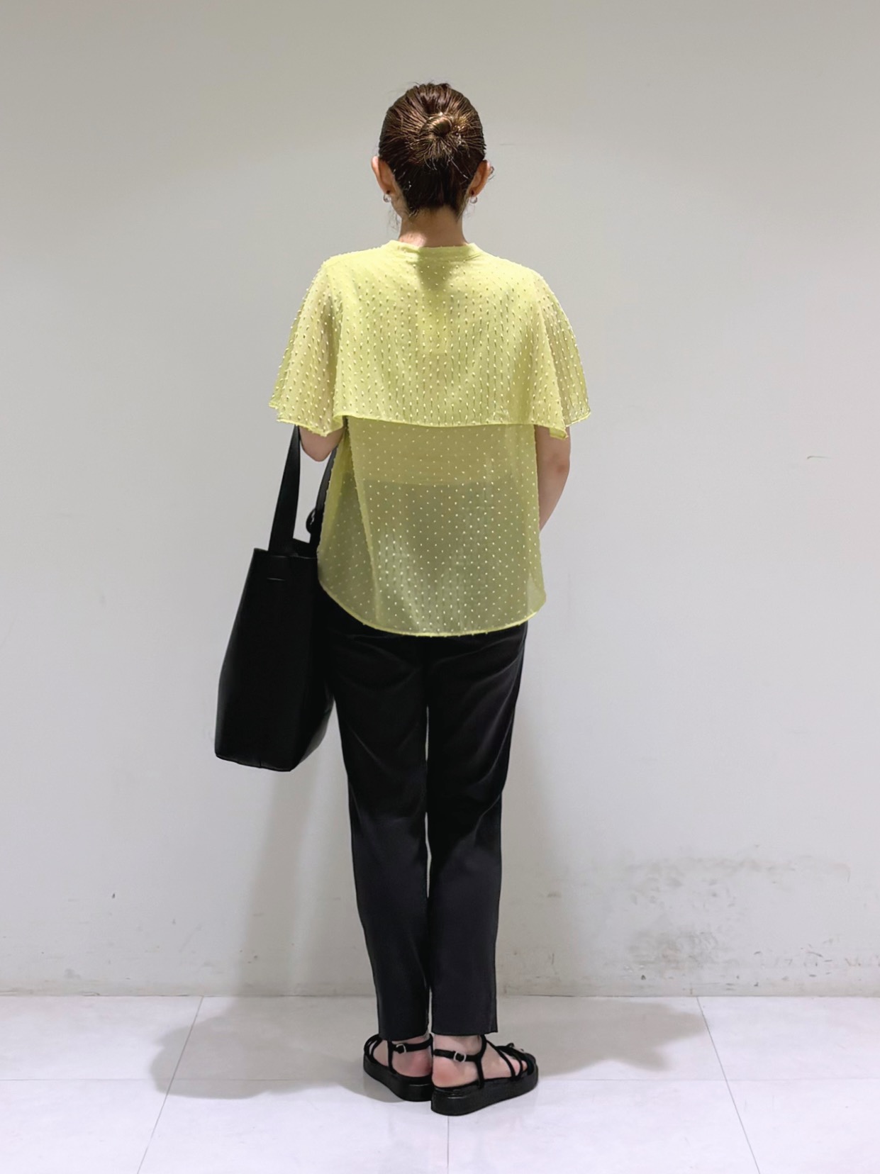 tsuyuさんの「INDIVI｜【洗える／多機能／SETUP可】着る日傘ダブルジャケット」を使ったコーディネート