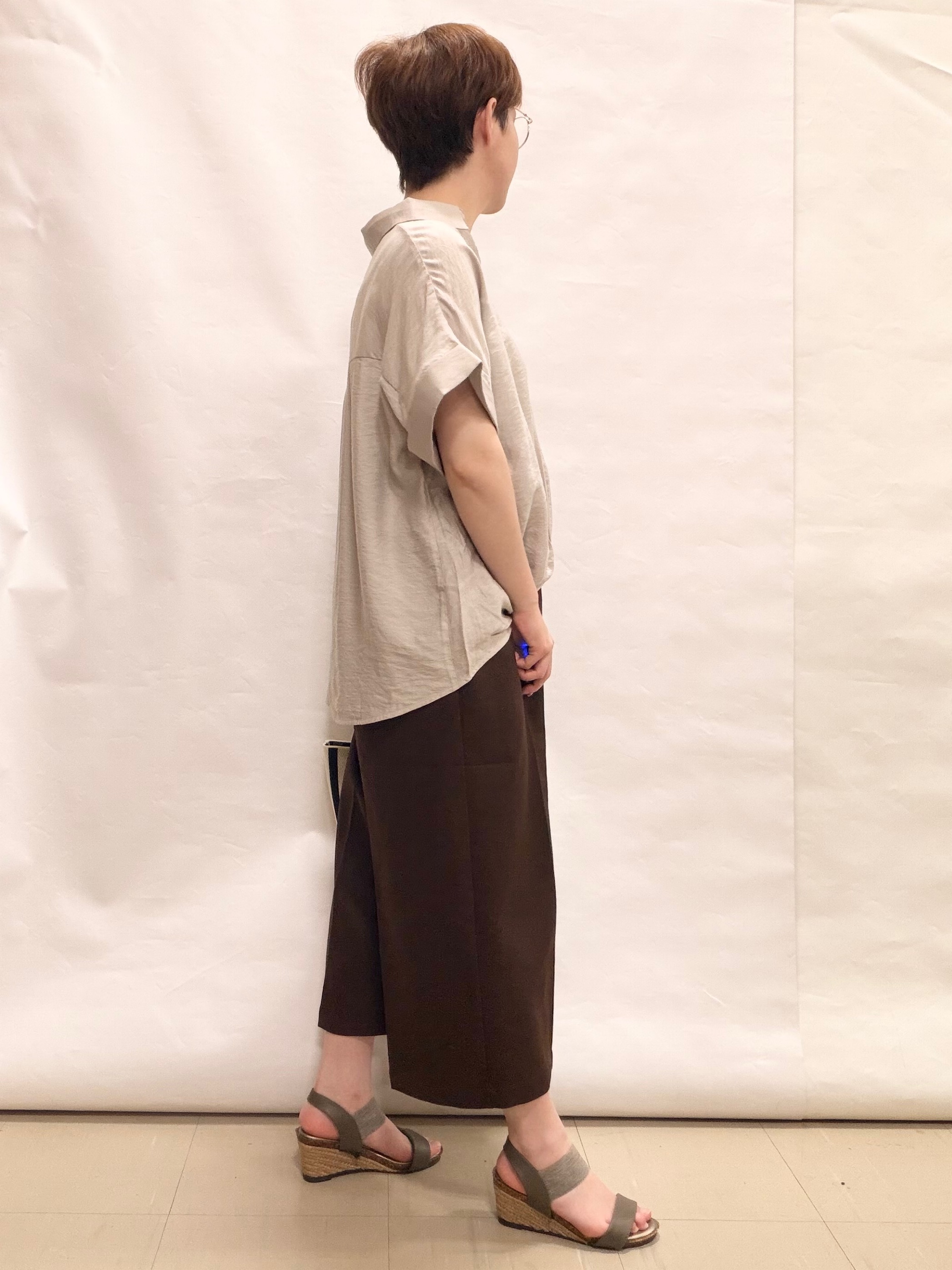なっちゃんさんの「SHOO･LA･RUE｜【ひんやり/S-LL/洗濯機可】インせず着られる 裾タック スキッパーシャツ」を使ったコーディネート