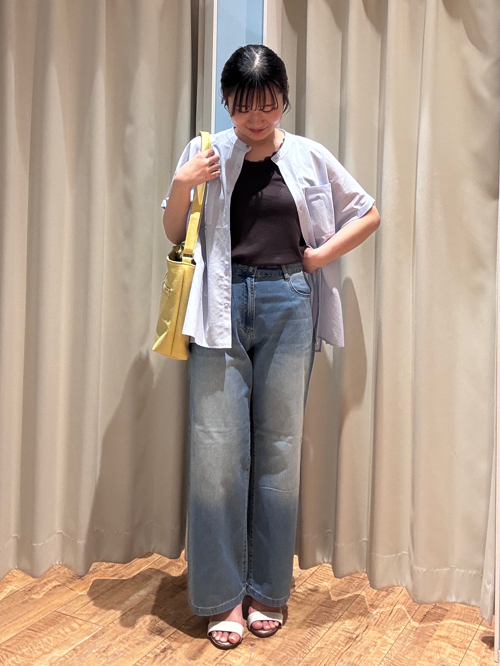 もんちゃんさんの「SHOO･LA･RUE｜【さらり快適/洗濯機可/S-LL】風が通り抜ける 半袖バンドカラーシアーシャツ」を使ったコーディネート