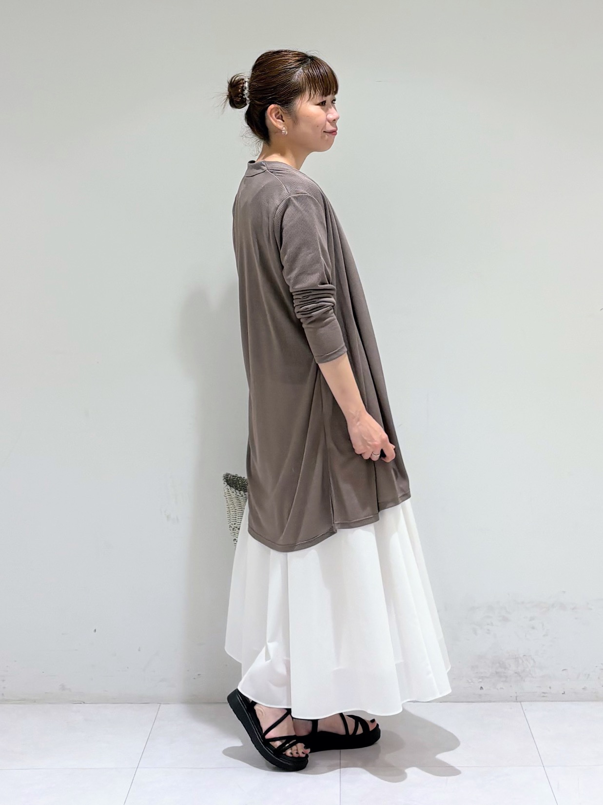 tsuyuさんの「INDIVI｜【洗える／アンサンブル可能】シアースストライプカーディガン」を使ったコーディネート