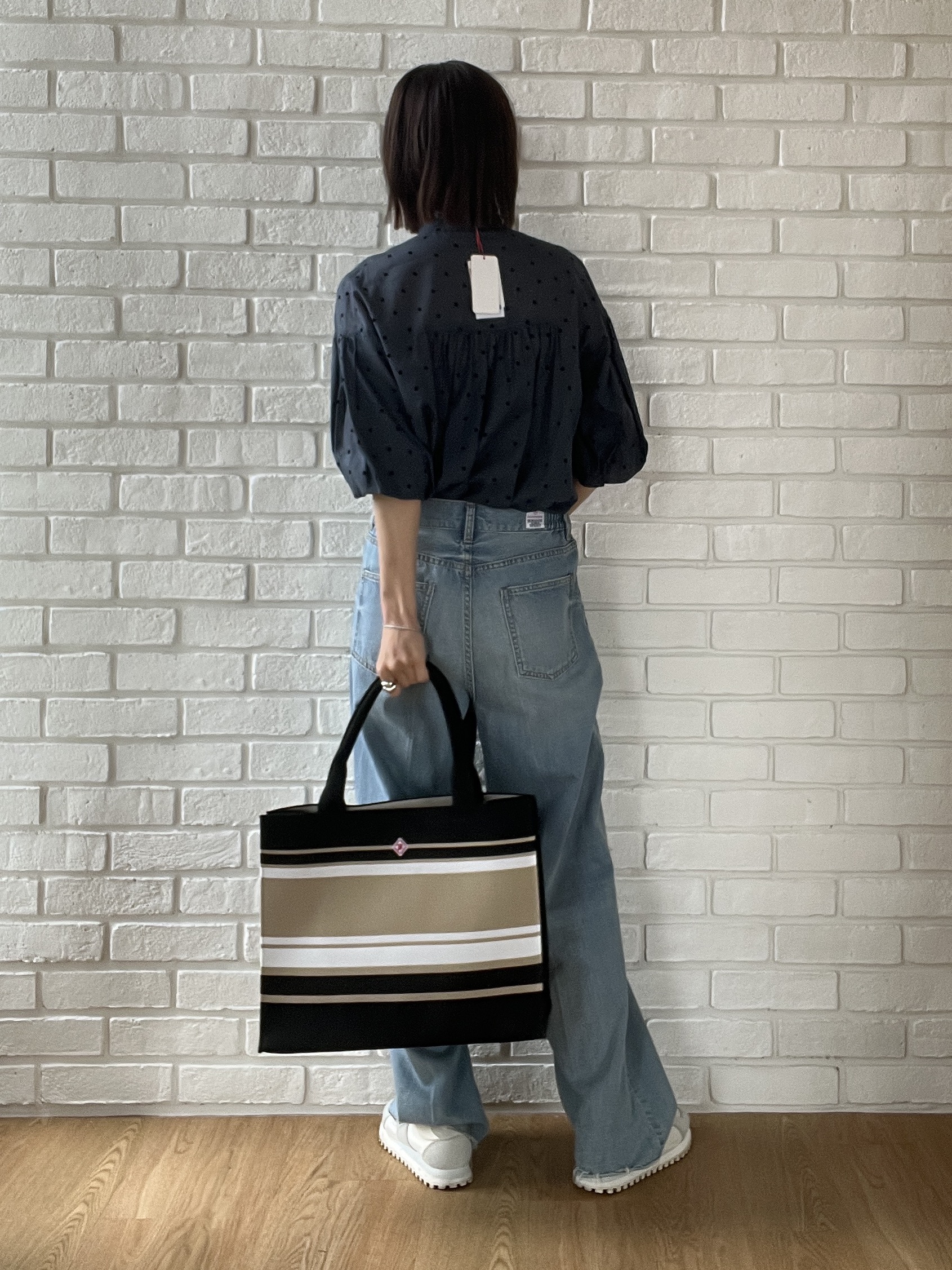 misaさんの「DRESSTERIOR｜センタープレスストレートデニム」を使ったコーディネート
