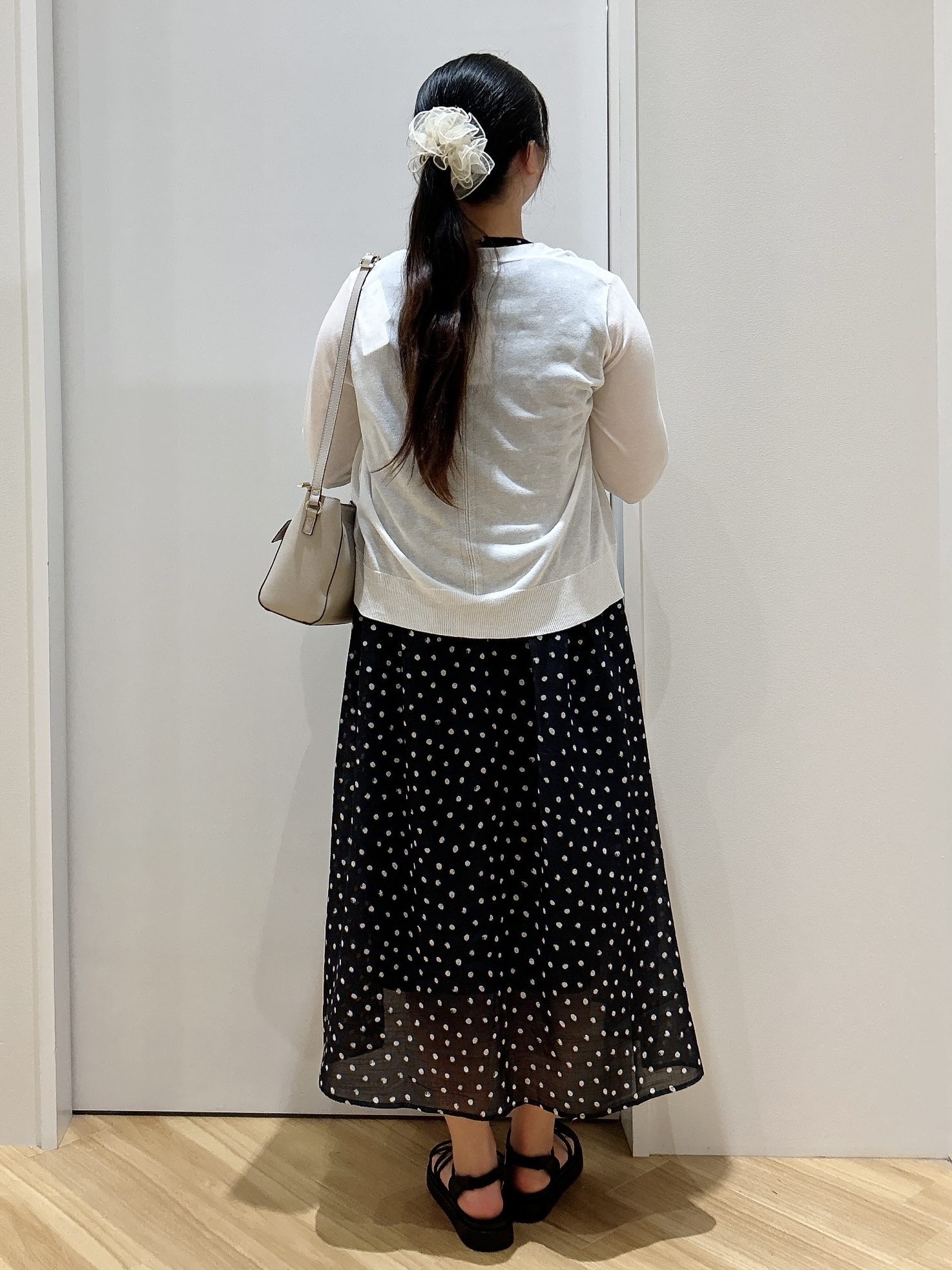 みいさんの「grove｜高評価！【接触冷感／UVカットetc】ベーシックショートカーディガン」を使ったコーディネート