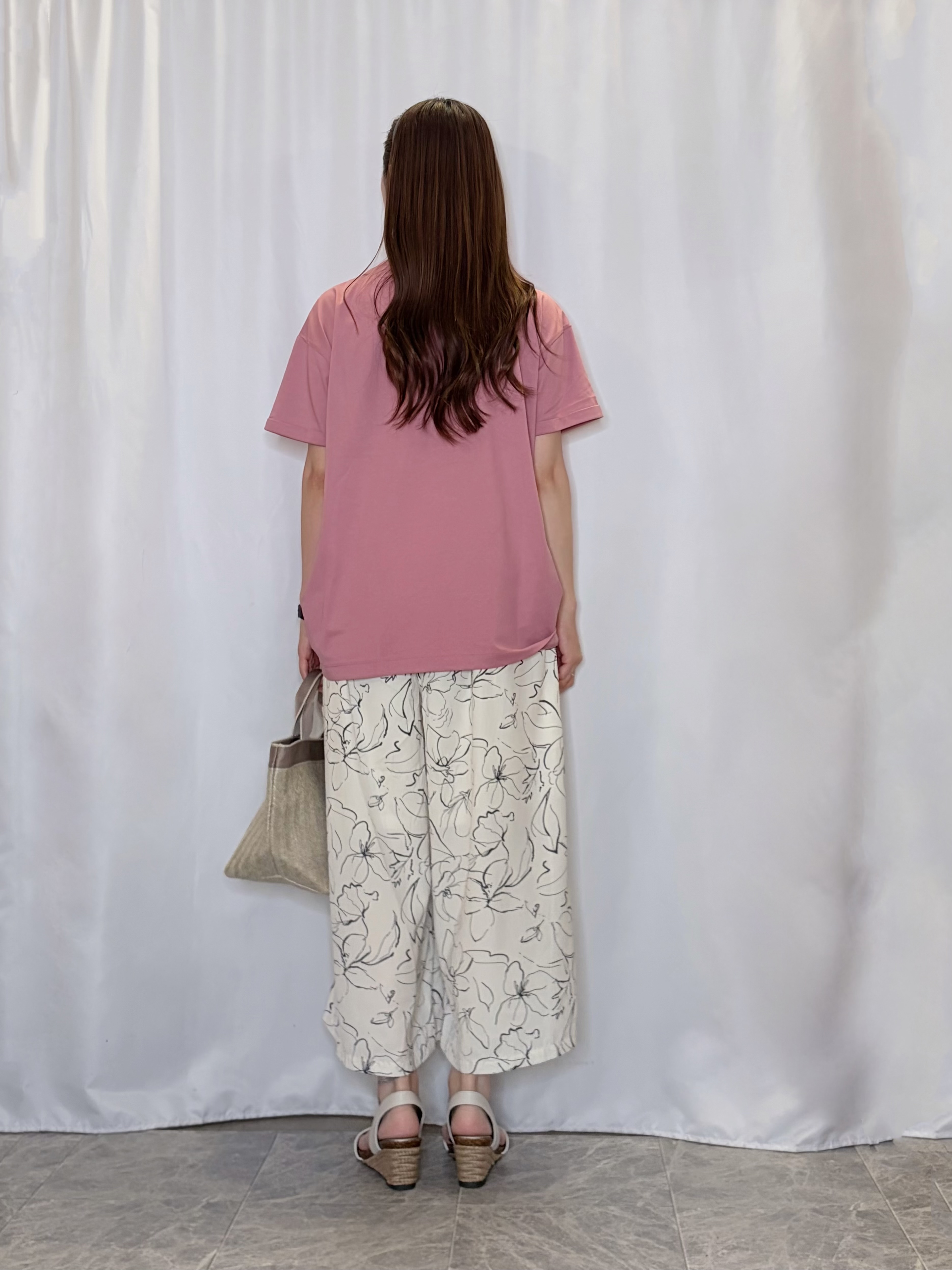 おうめさんの「SHOO･LA･RUE｜【ひんやり/S-LL】インせず決まる フロントタックデザインTシャツ」を使ったコーディネート