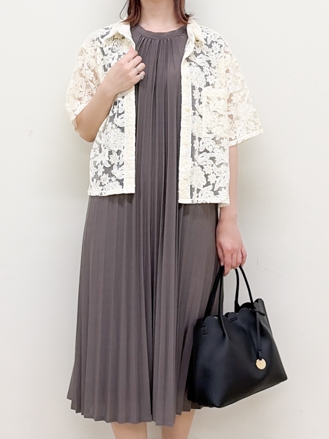 yurinaさんの「index｜フラワー刺繍シアーシャツ【洗濯機OK／イージーアイロン】」を使ったコーディネート