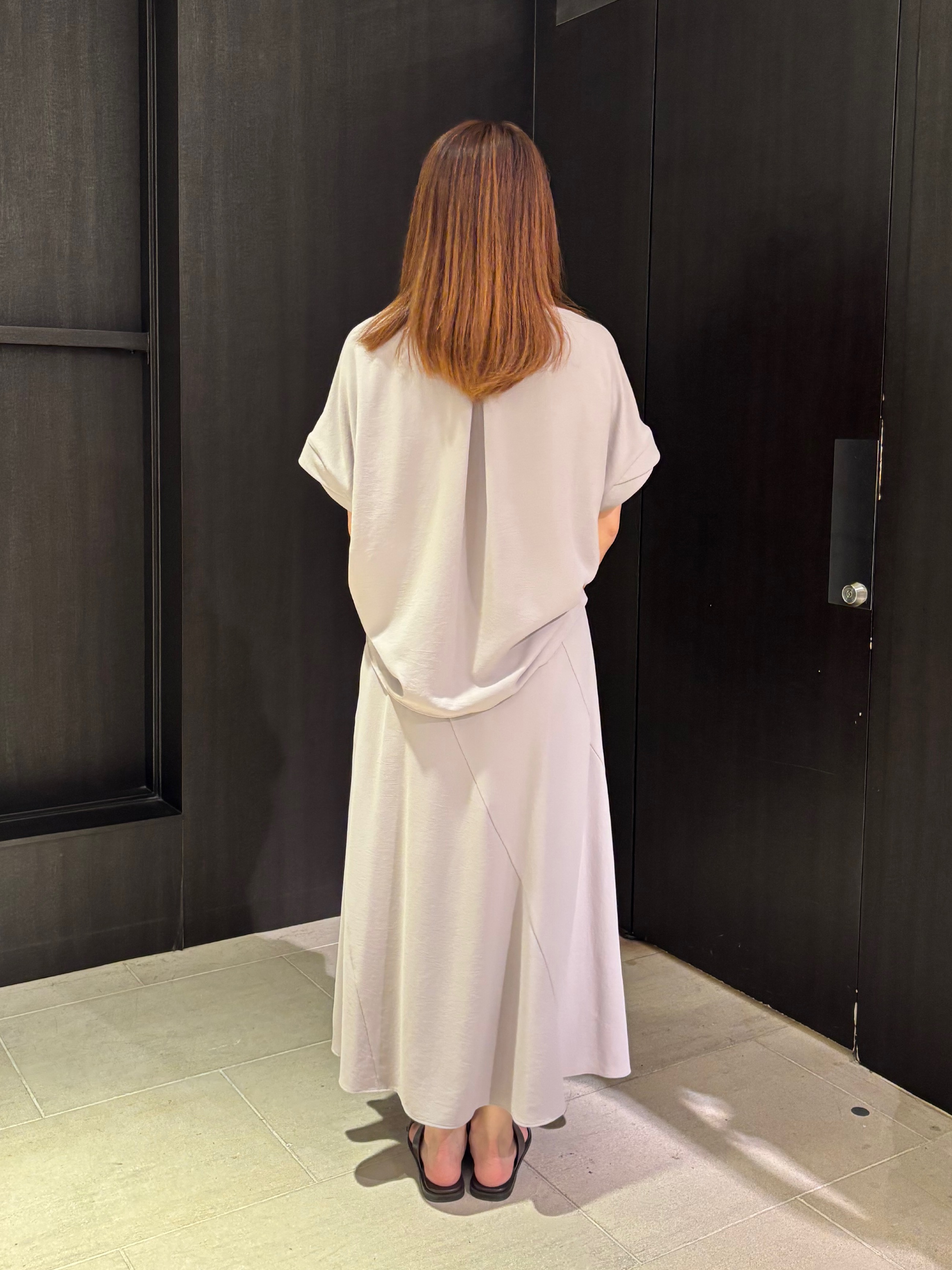 SaKiさんの「UNTITLED｜【前後2WAY/はっ水/セットアップ可】リラクシーフレンチスリーブブラウス」を使ったコーディネート